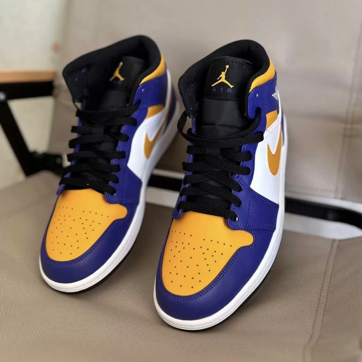 Nike Air Jordan 1 Mid 中筒 湖人配色 紫金白 男鞋 AJ1 DQ8426-517