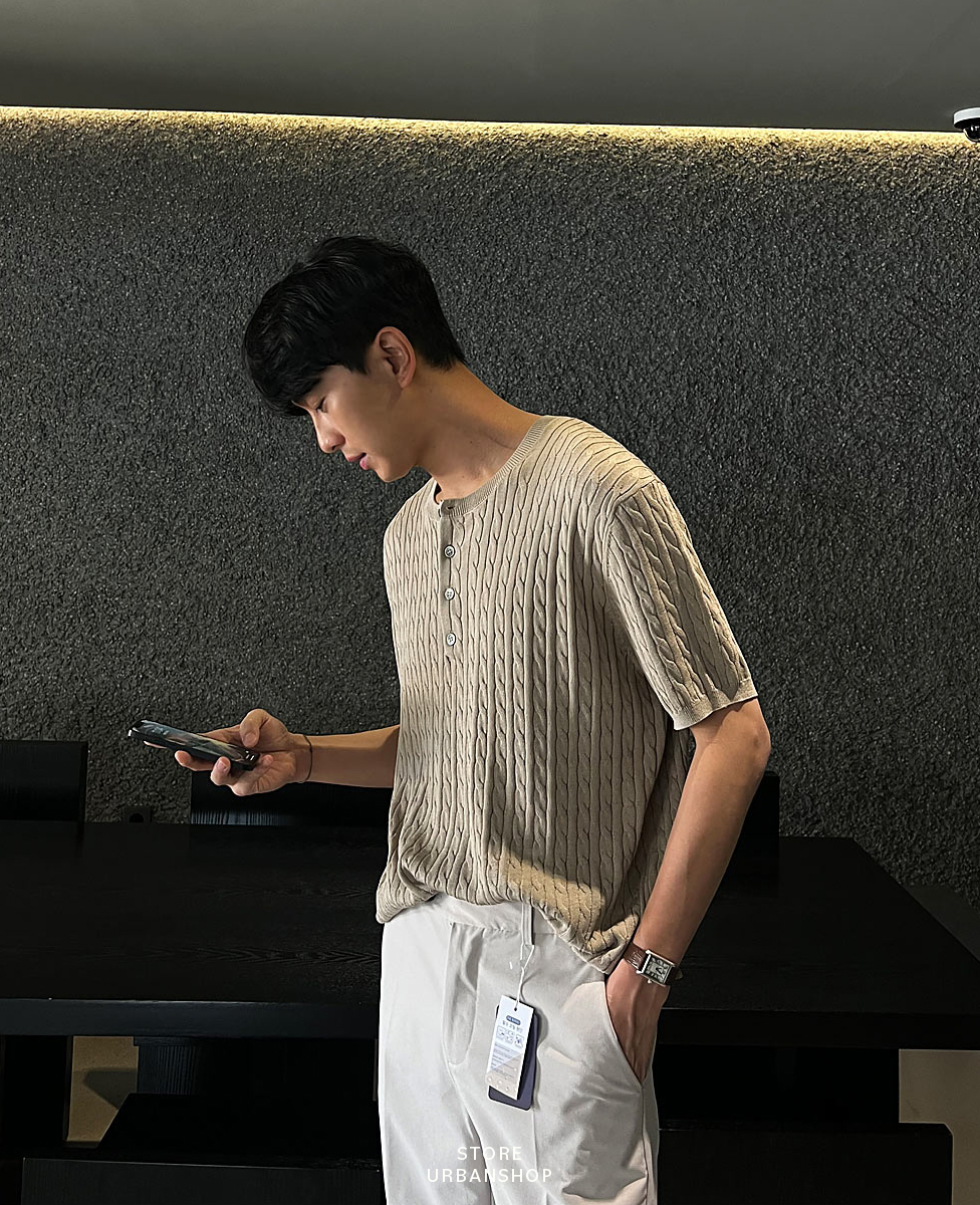 質感亨利領麻花針織衫 / 卡其 / 不提供退換貨