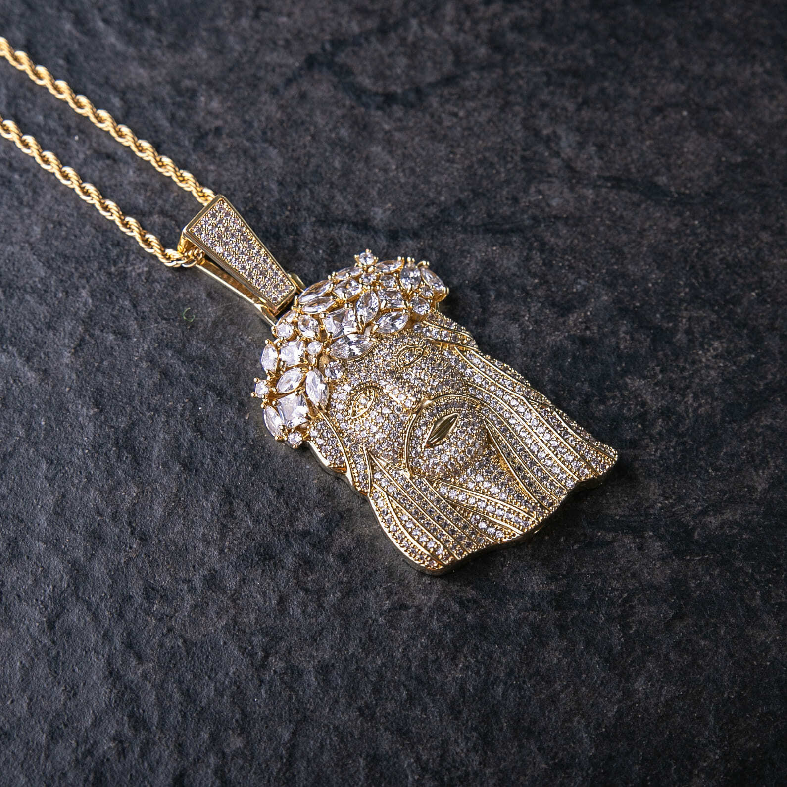 滿鑲T方耶穌頭墜飾