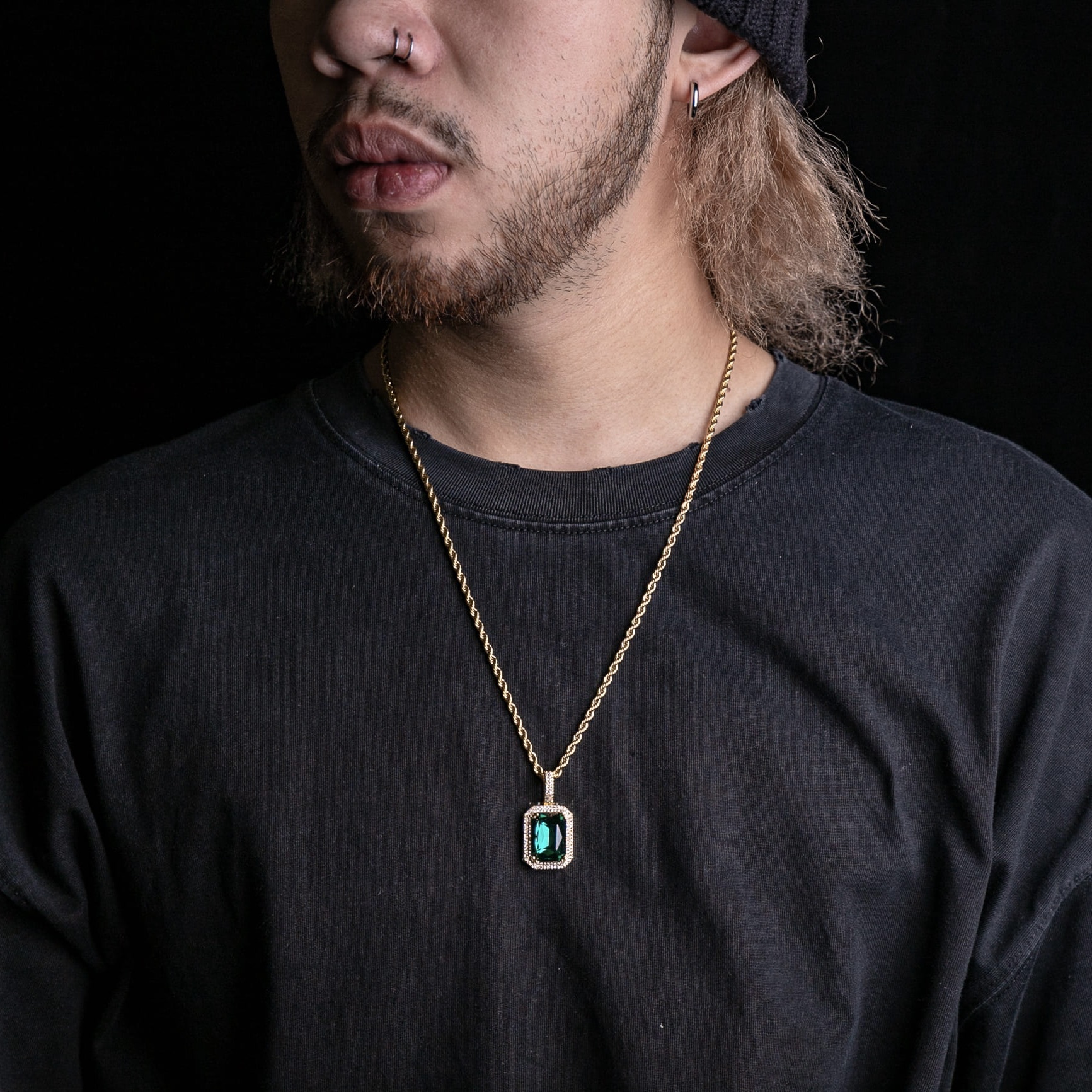 祖母綠色寶石墜飾