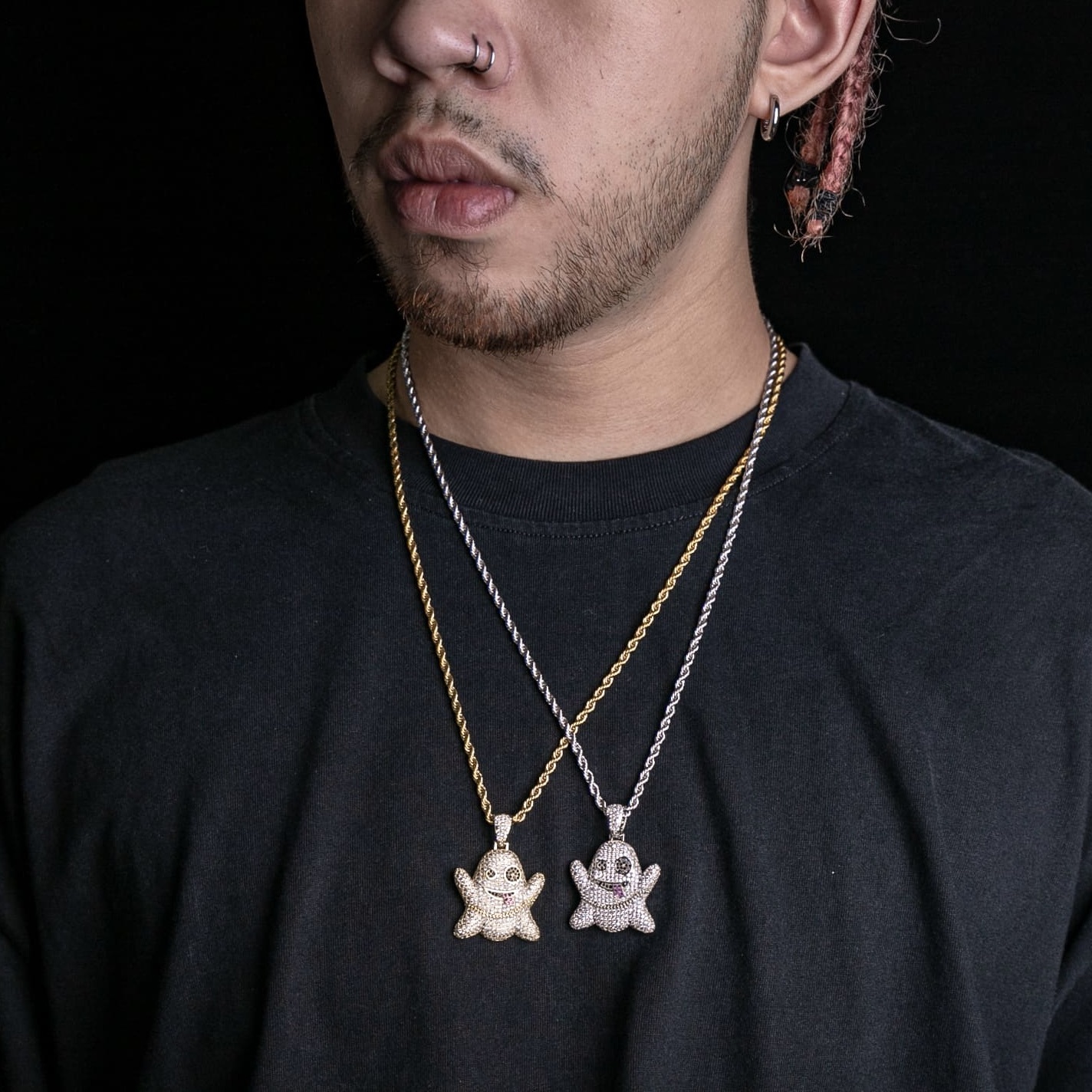 滿鑲幽靈表情符號墜飾