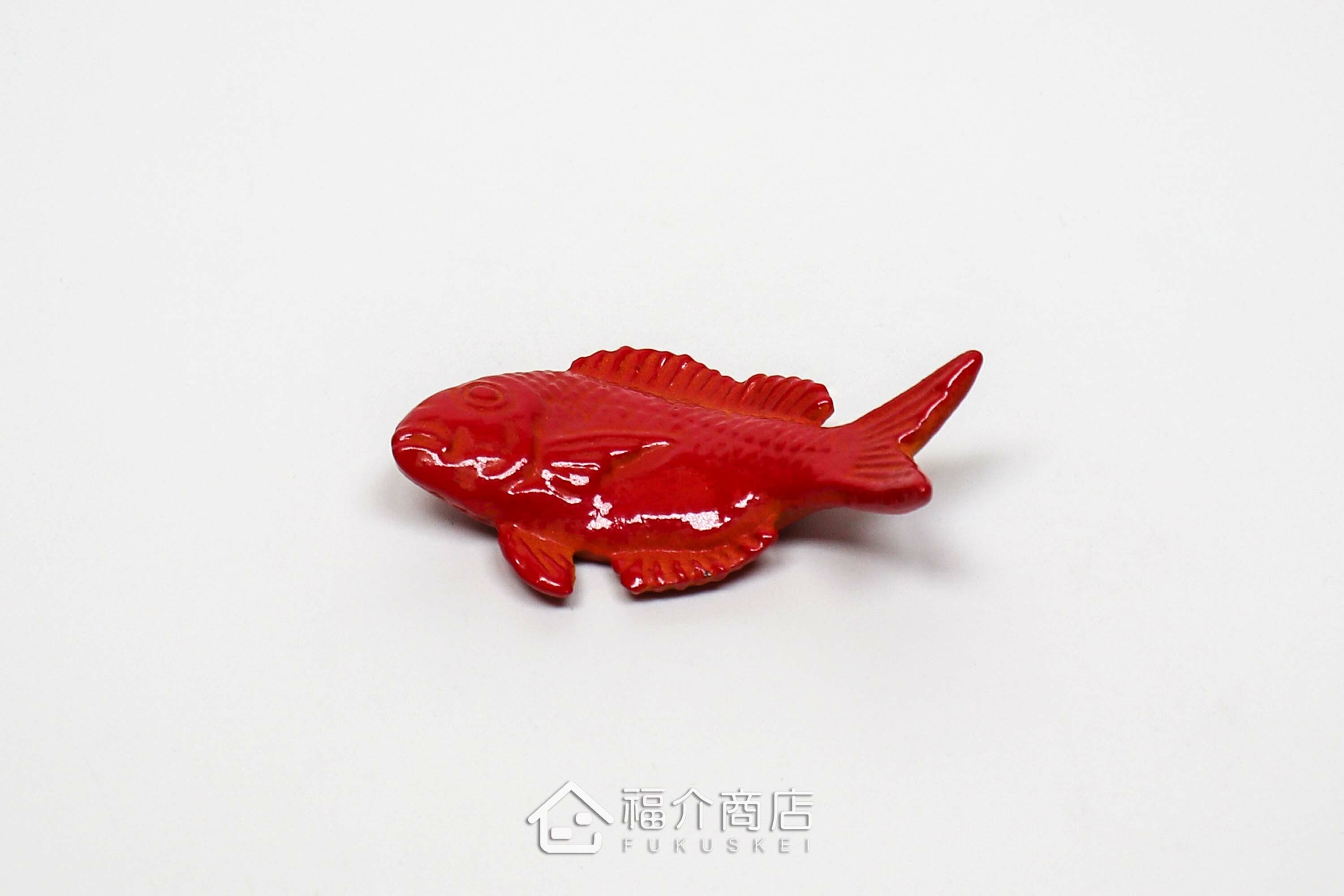 放置筷子用的紅色鯛魚造型筷架