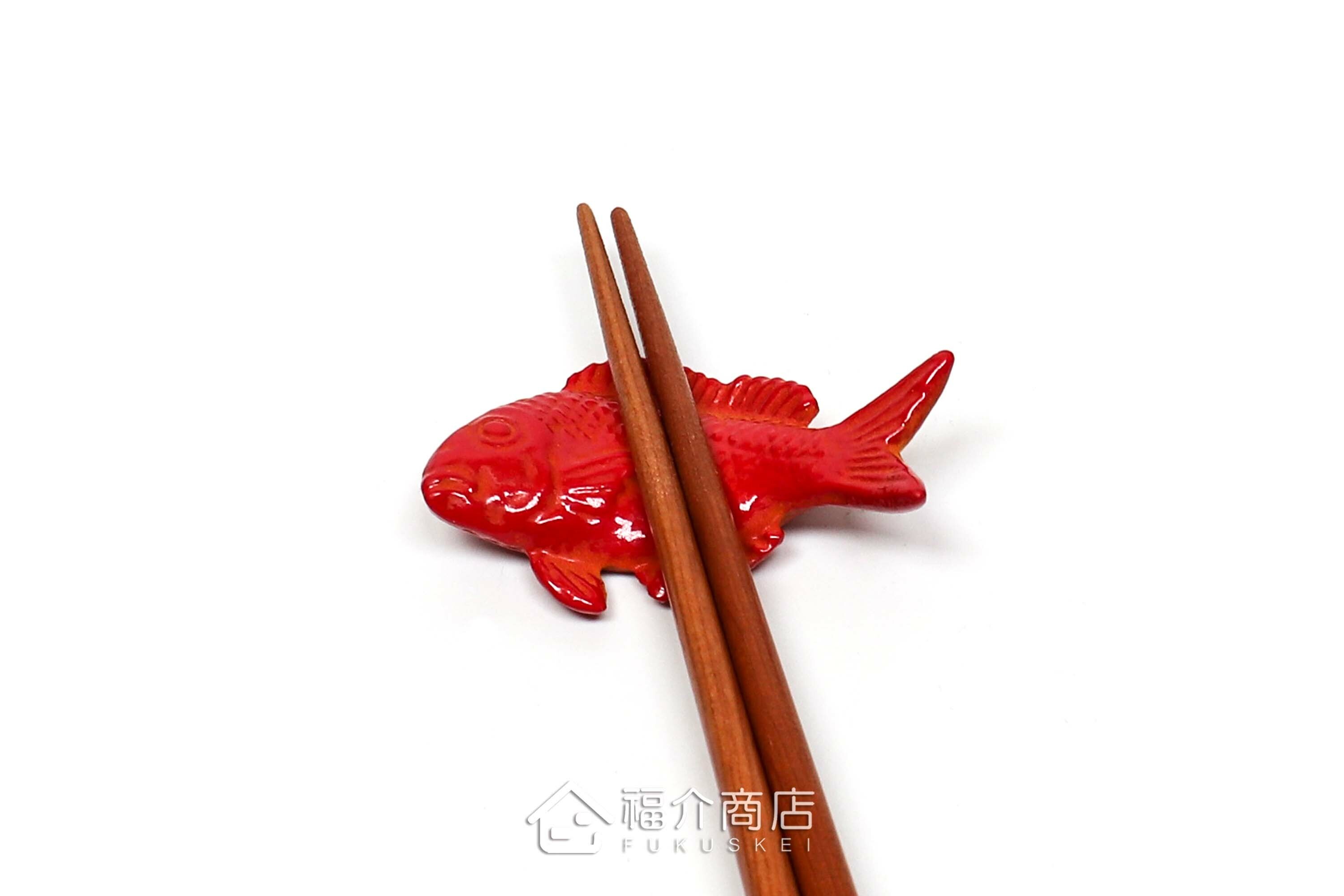 放置筷子用的紅色鯛魚造型筷架