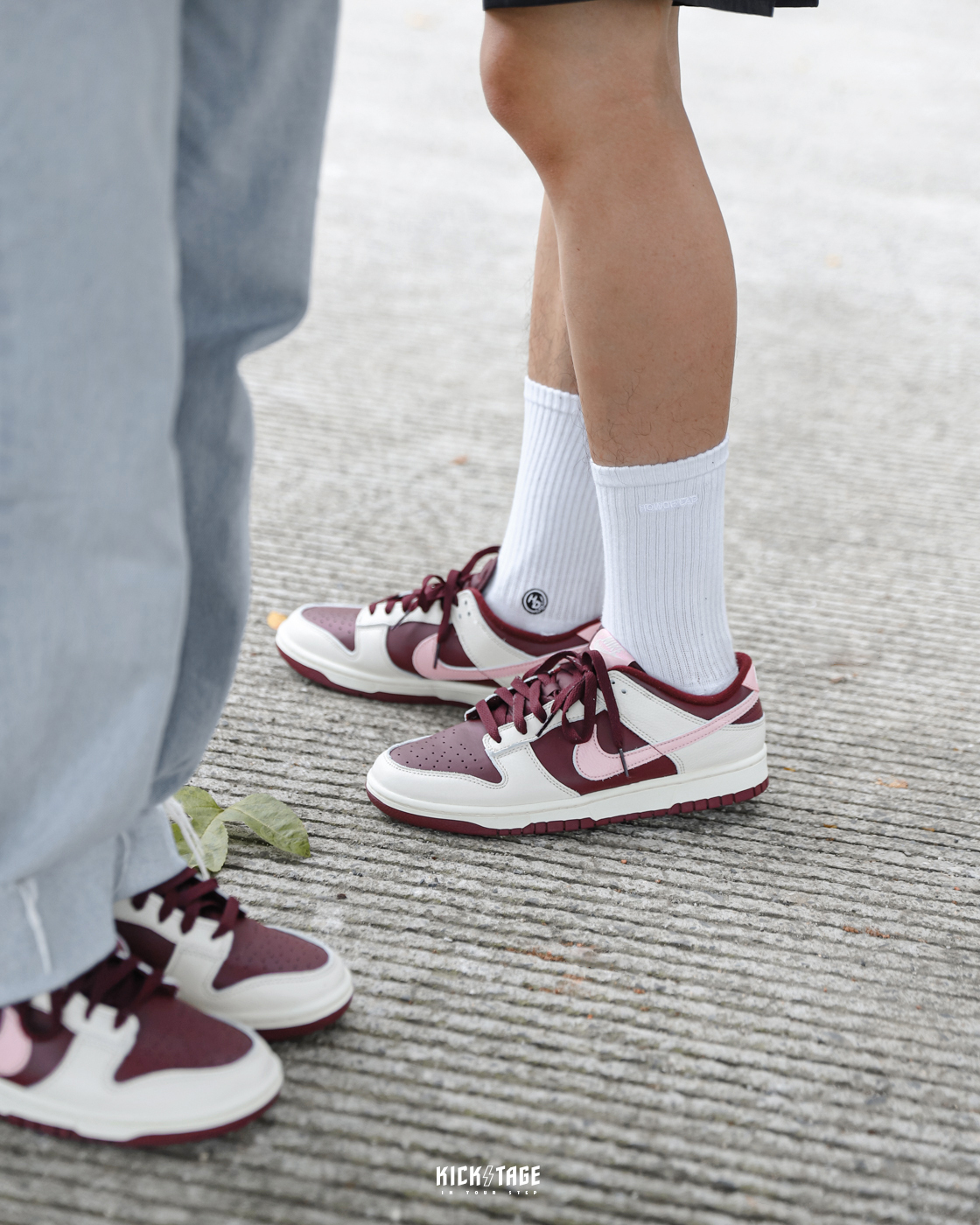 男女鞋 NIKE DUNK LOW Valentine's Day 酒紅粉勾 情人節 低筒 復古休閒鞋【DR9705-100】25VD