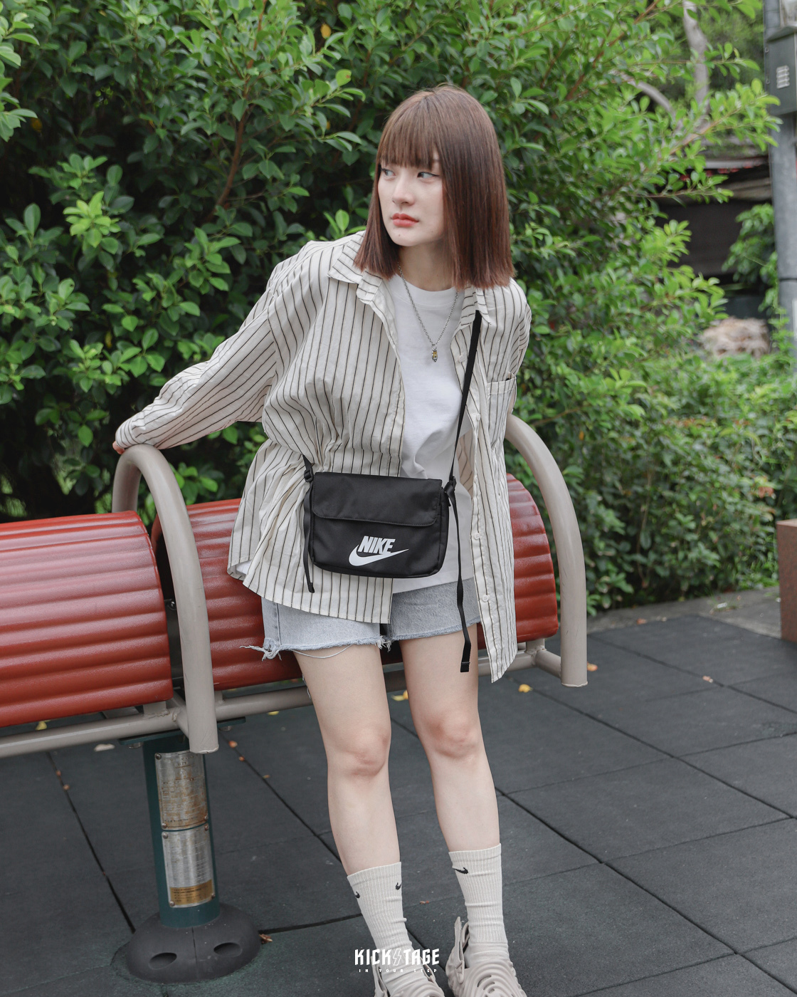 NIKE W NSW FUTURA 365 CROSSBODY 黑白 刺繡 可調式 掀蓋包 側背包 小方包 斜背包【CW9300-010】【DQ5701-010】