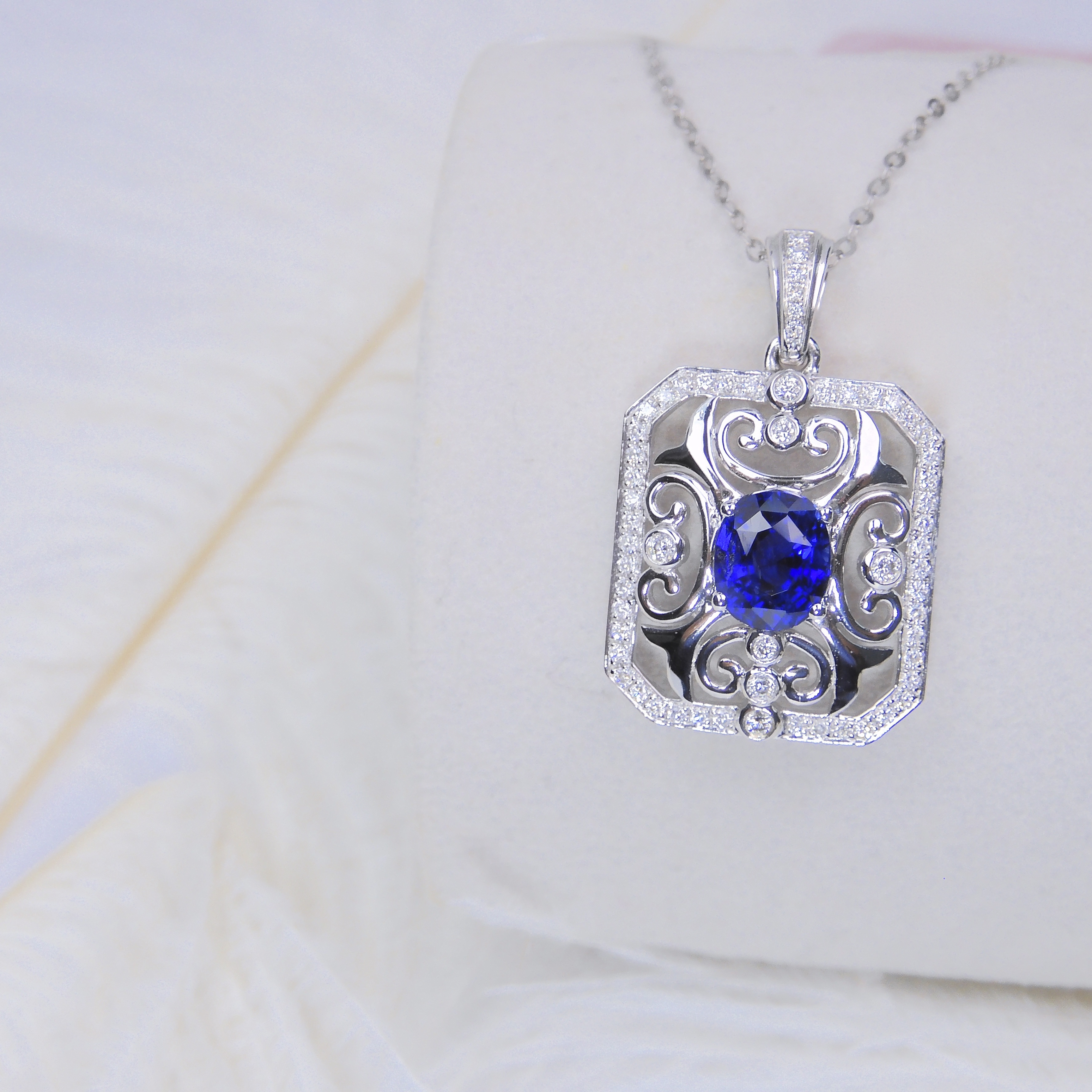 18K金 1.47ct 藍寶石吊墜 (配國際證書)