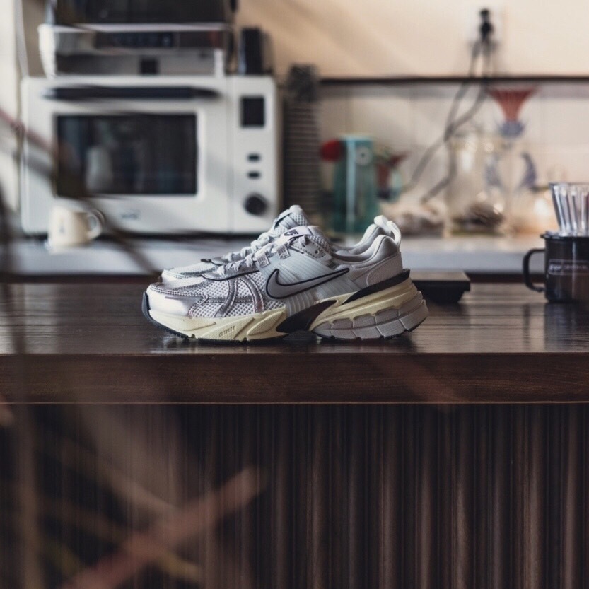 【APAIR】預購 Nike V2k Run Runtekk "Summit White Metallic Sliver" 白銀 復古跑鞋 FD0736-100