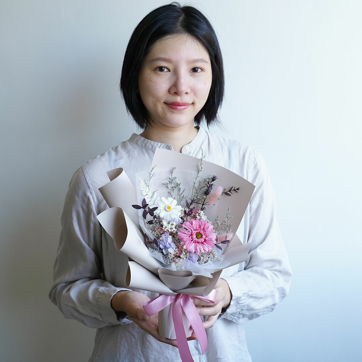 向日葵畢業花束溫光粉,向日葵畢業花束,台北畢業花束推薦,溫光粉,粉色向日葵花束推薦,畢業花束推薦,向日葵花束推薦,向日葵特寫