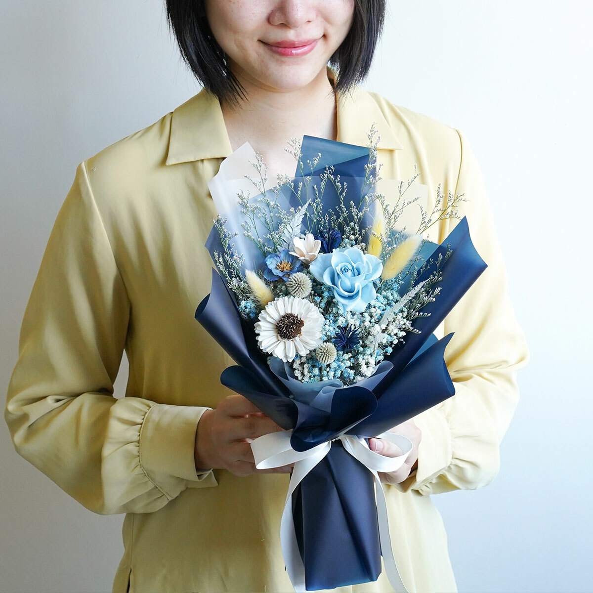 午夜藍向日葵花束,向日葵畢業花束藍色系,向日葵畢業花束,台北畢業花束推薦,向日葵花束推薦,畢業花束推薦