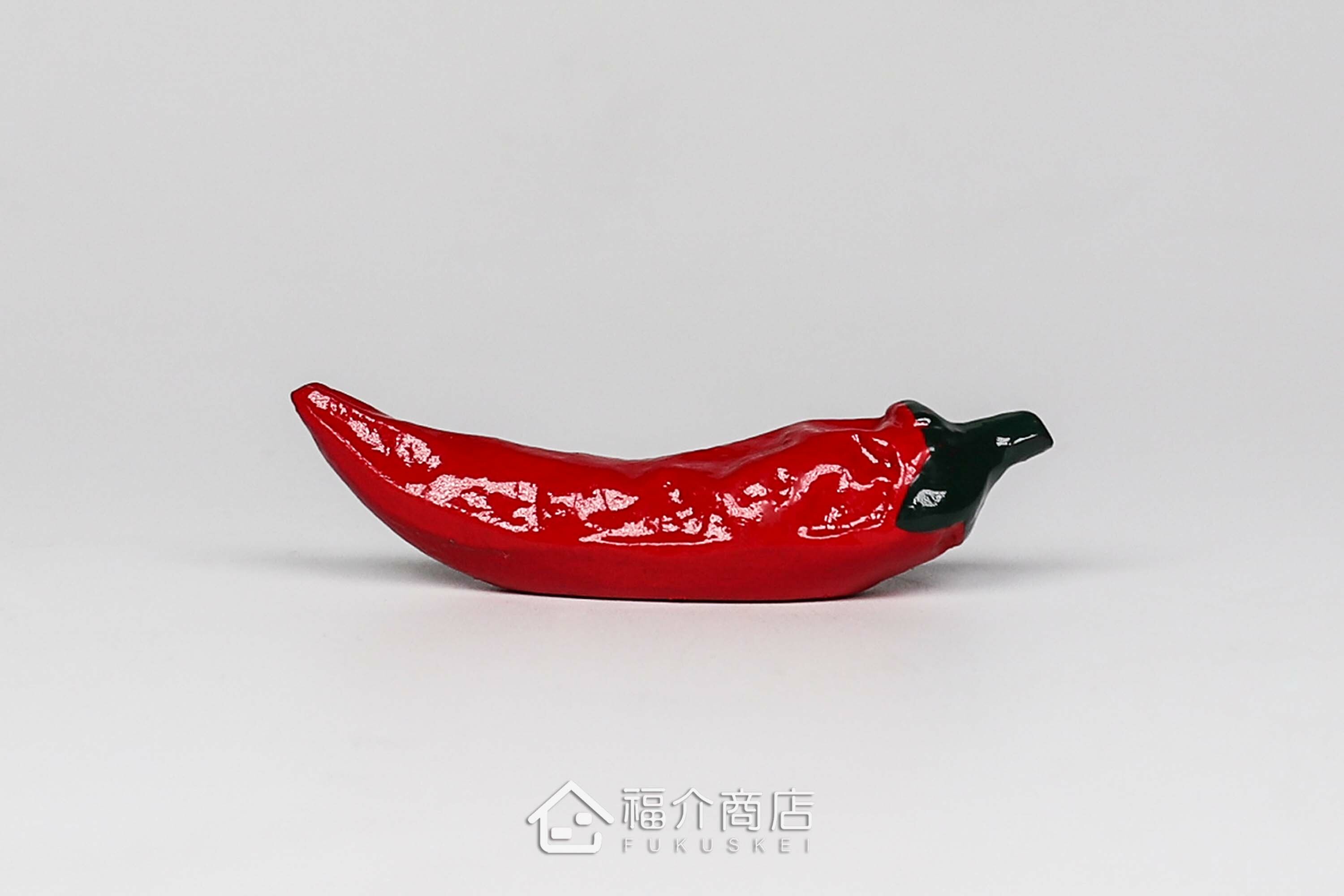 放置筷子用的紅色辣椒造型筷架