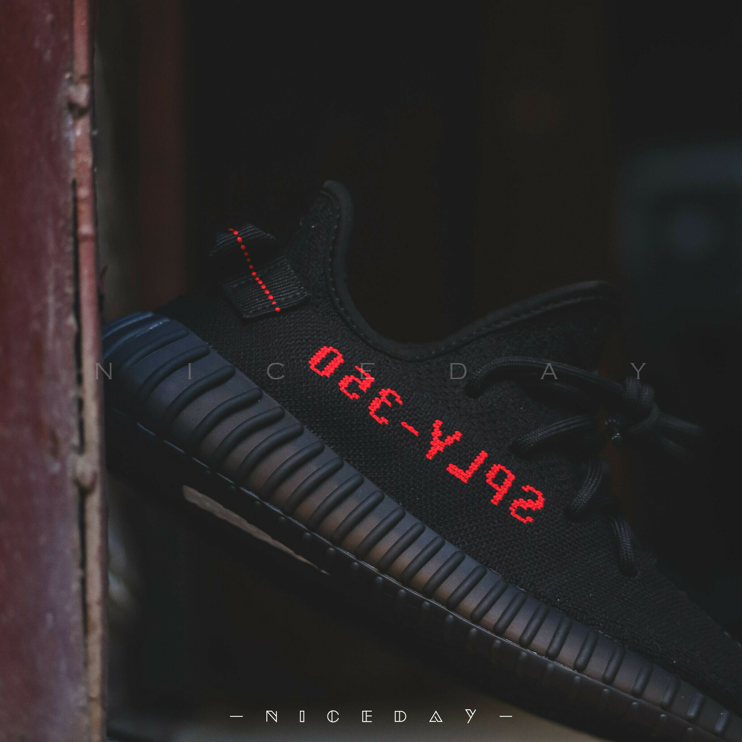 NICEDAY 部分現貨/代購 Aidas Yeezy Boost 350 V2 Bred 黑紅 男女 CP9652