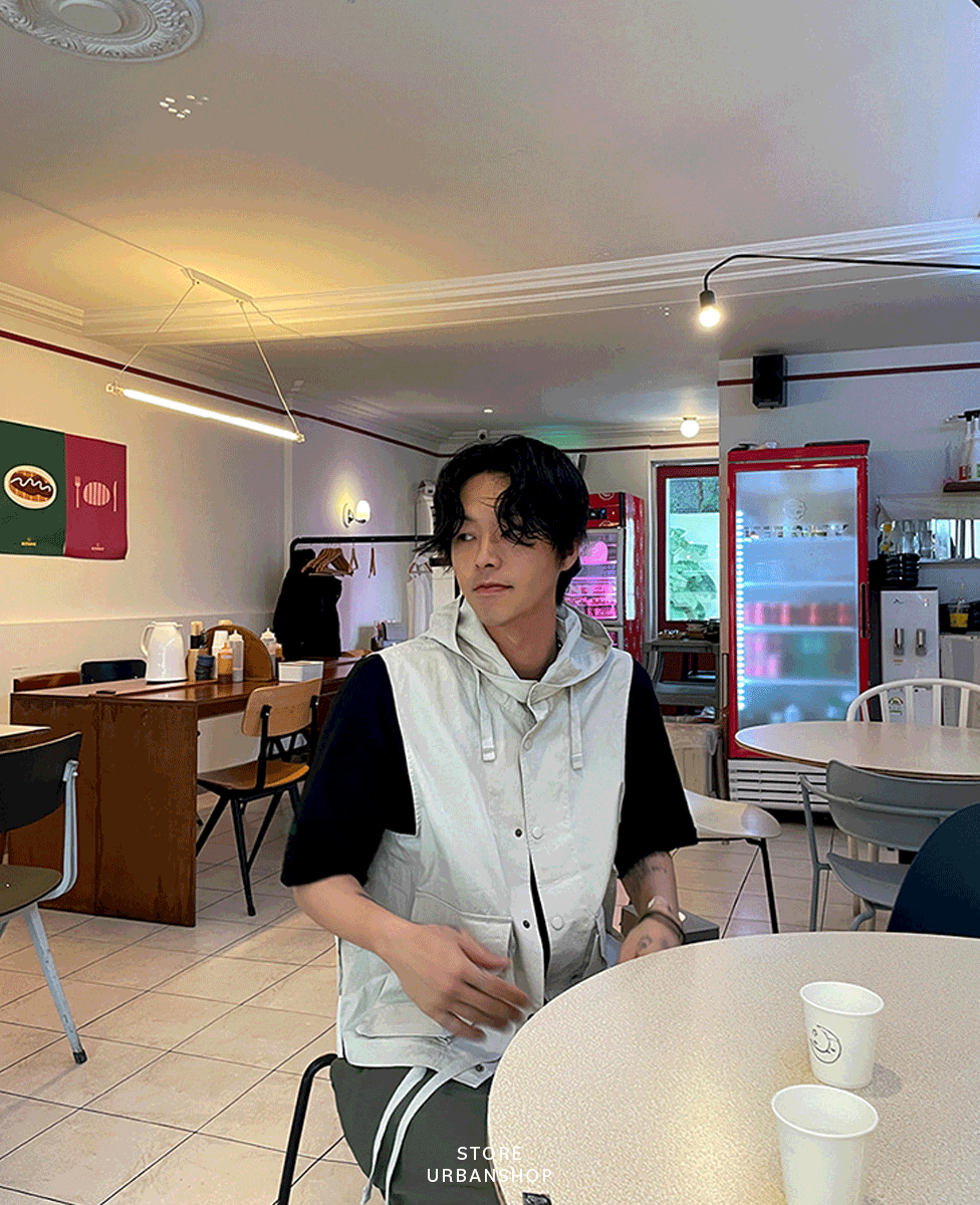 寬抽繩連帽工裝背心 / 不提供退換貨