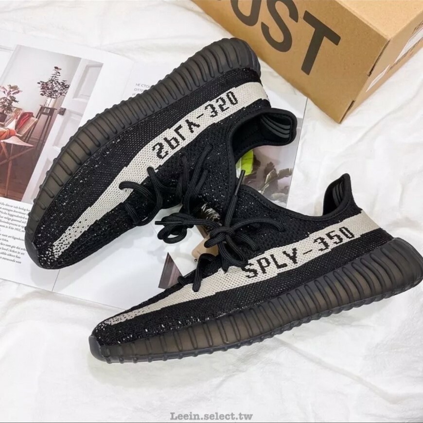 Adidas YEEZY Boost 350 V2 Core Black White 黑白 (BY1604)