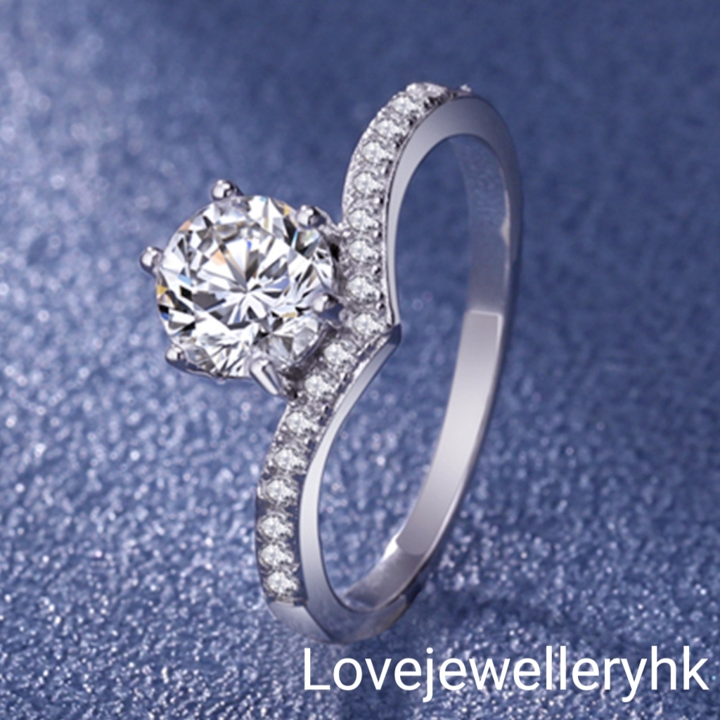 V形莫桑鑽戒    R1C038