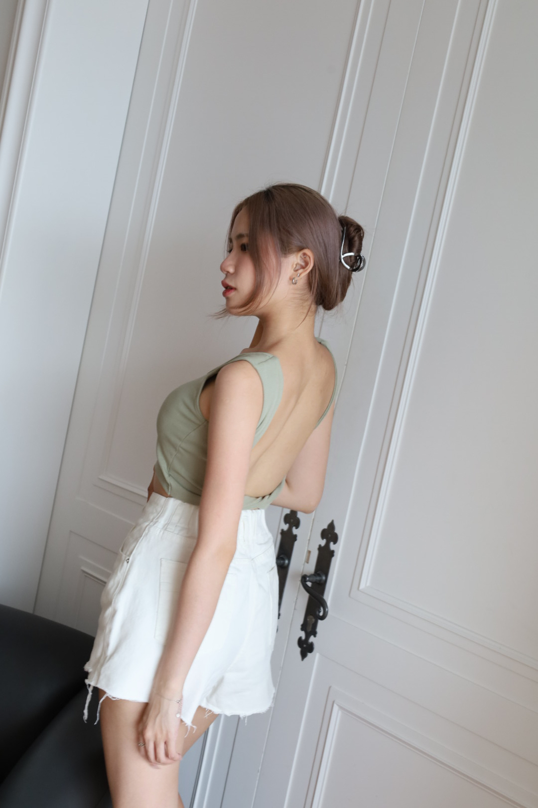 圓領紐結露背BRA TOP