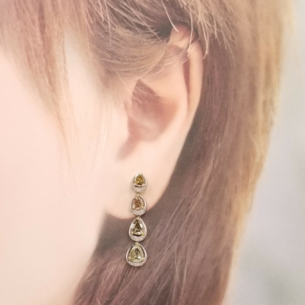 18K Gold 3.16ct Fancy Color Diamond Earrings