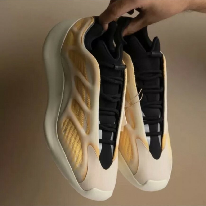 Adidas YEEZY 700 V3 MONO SAFFLOWER 白黃 橘螢光 紅花 HP5425