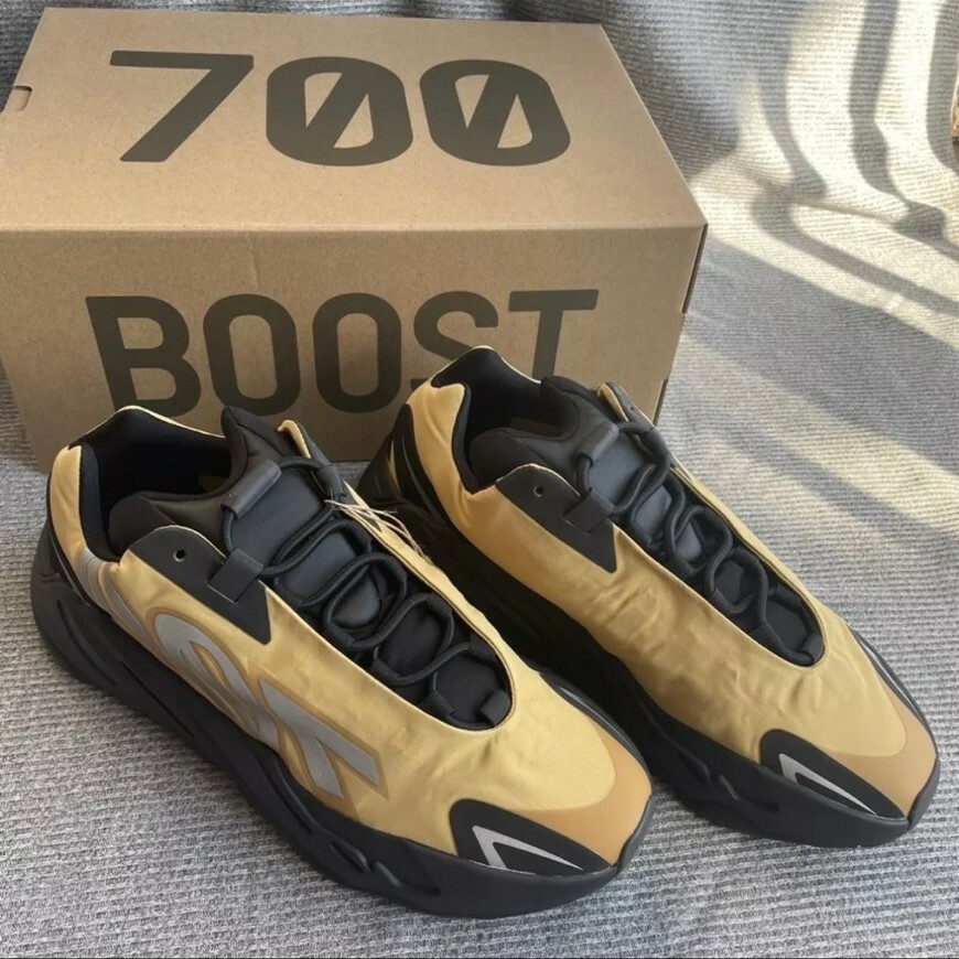 Adidas YEEZY Boost 700 MNVN Honey Flux 黑黃蜂 老爹鞋 GZ0717
