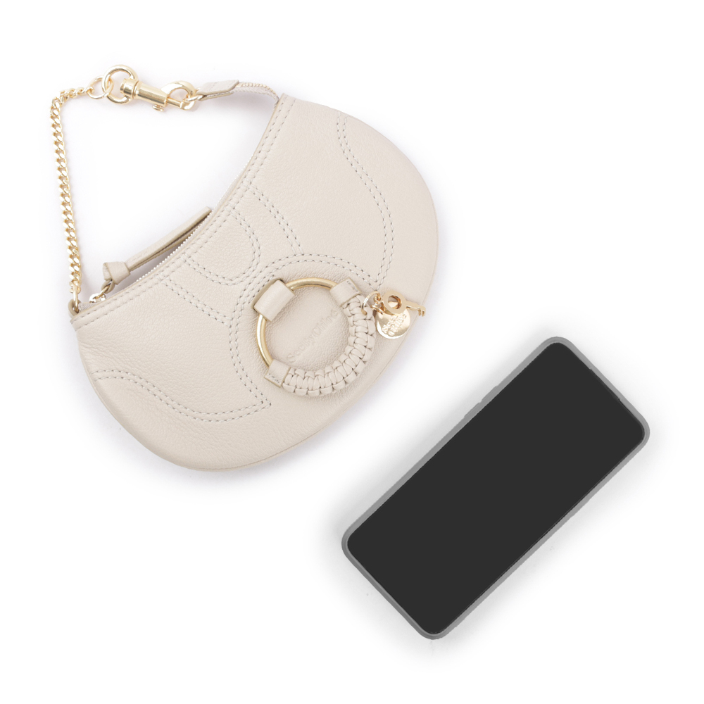 【SEE BY CHLOE】HANA 山羊皮勾釦手提包(米色) CHS23APB2330524H