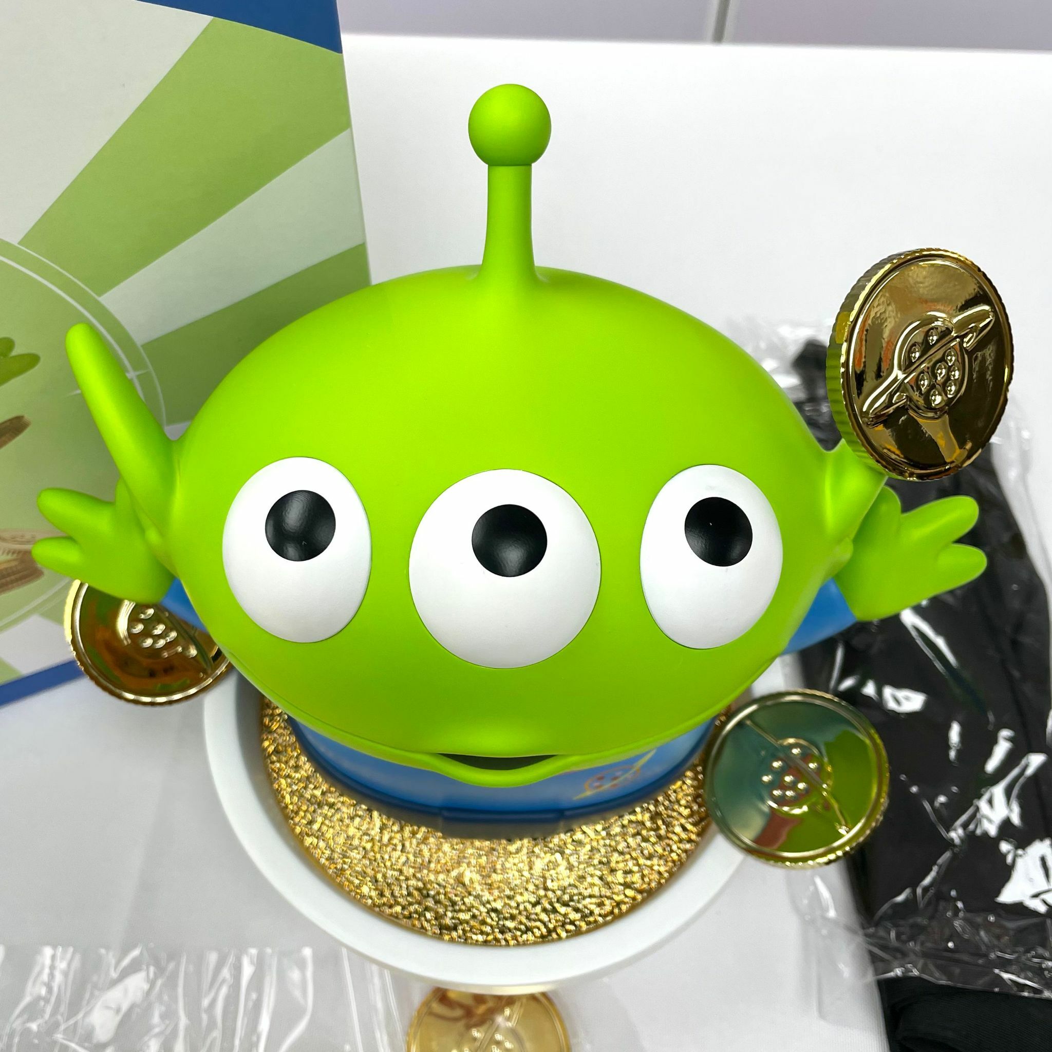 ALIEN coins figure by MGL Toys (Disney / Pixar)