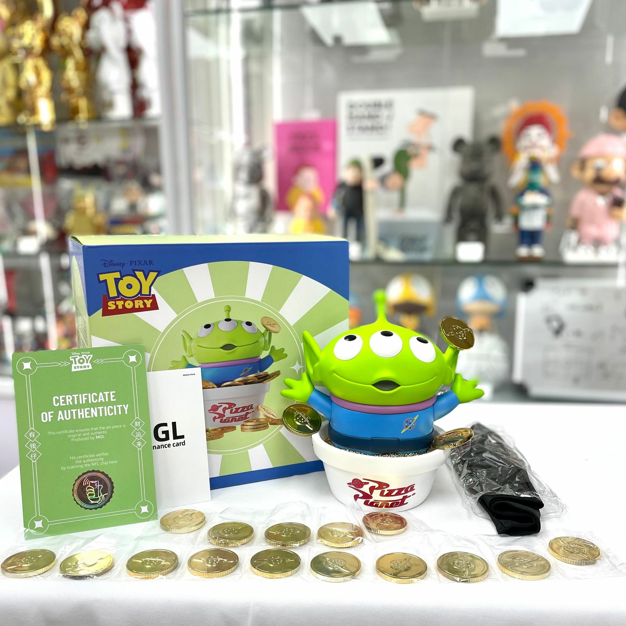 ALIEN coins figure by MGL Toys (Disney / Pixar)