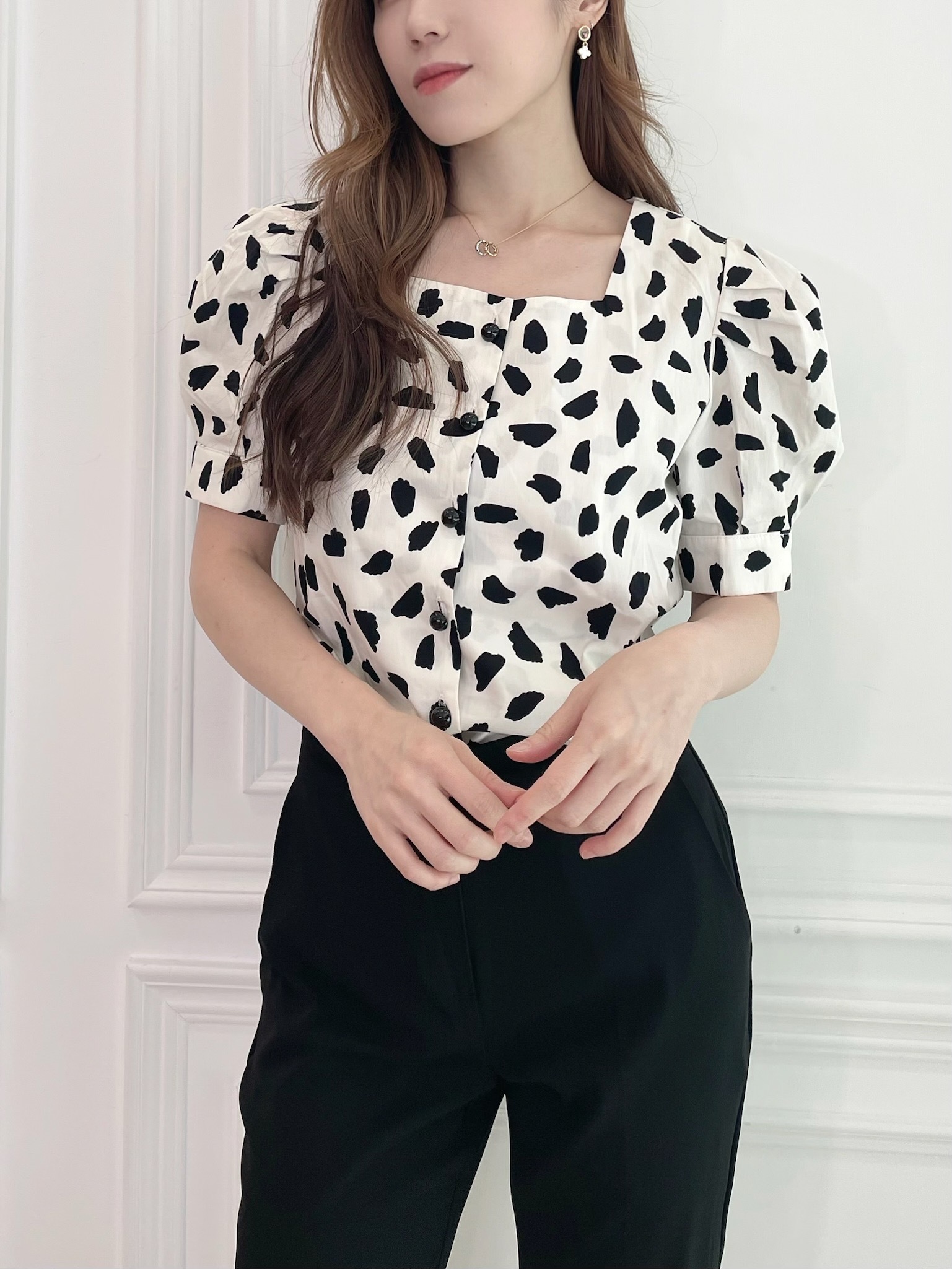 筆刷感方領公主袖上衣