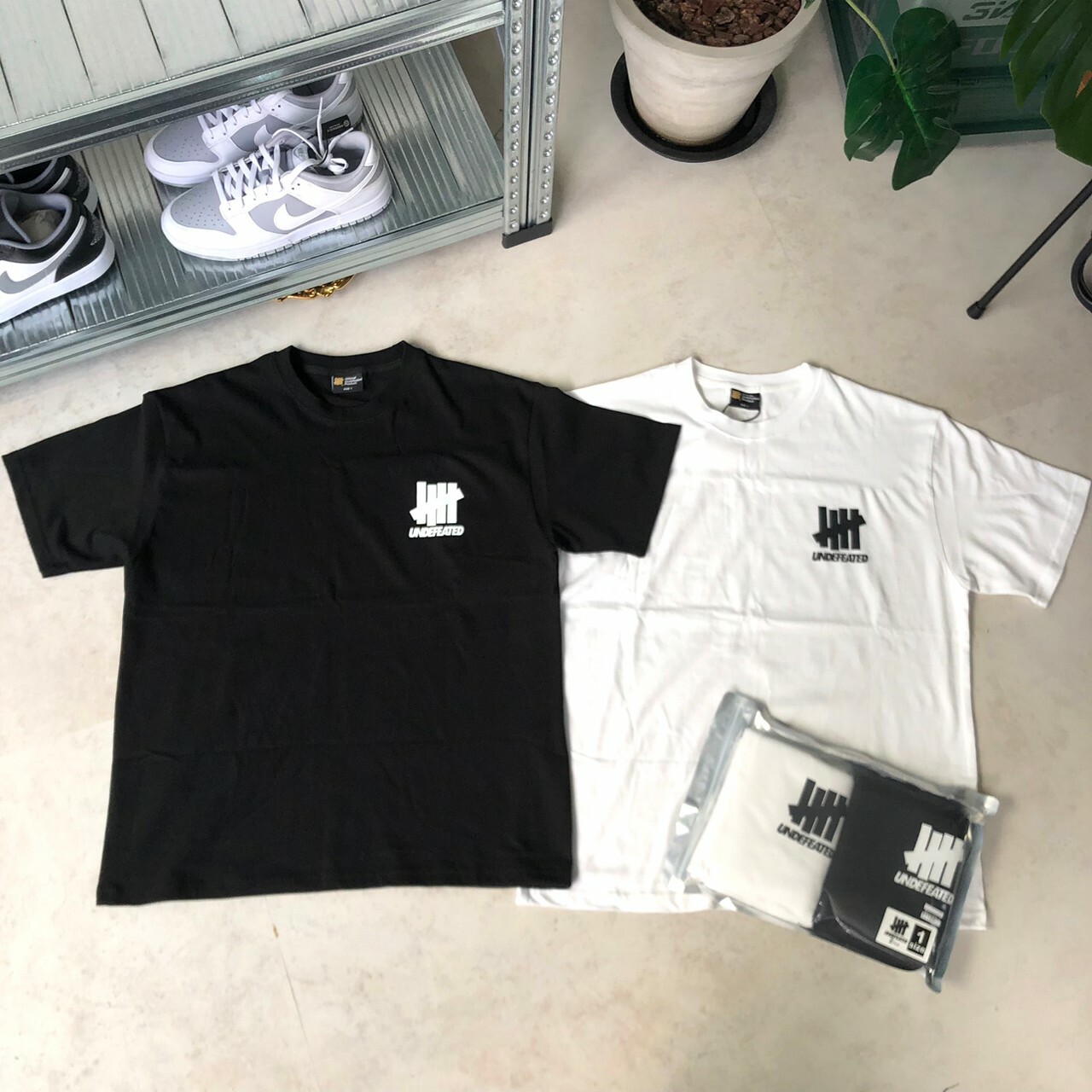 Undefeated Logo Tee 黑白2入組