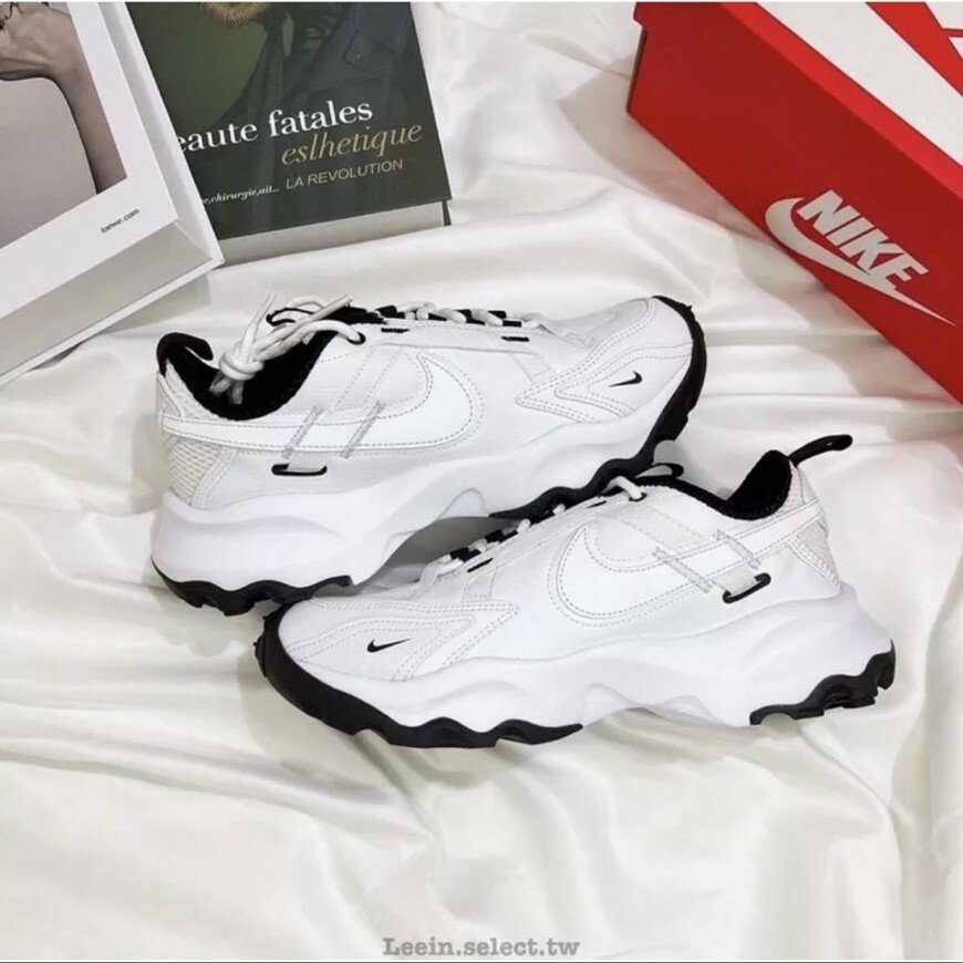 Nike TC-7900 休閒鞋 老爹鞋 厚底 增高 3M反光 女款 黑白