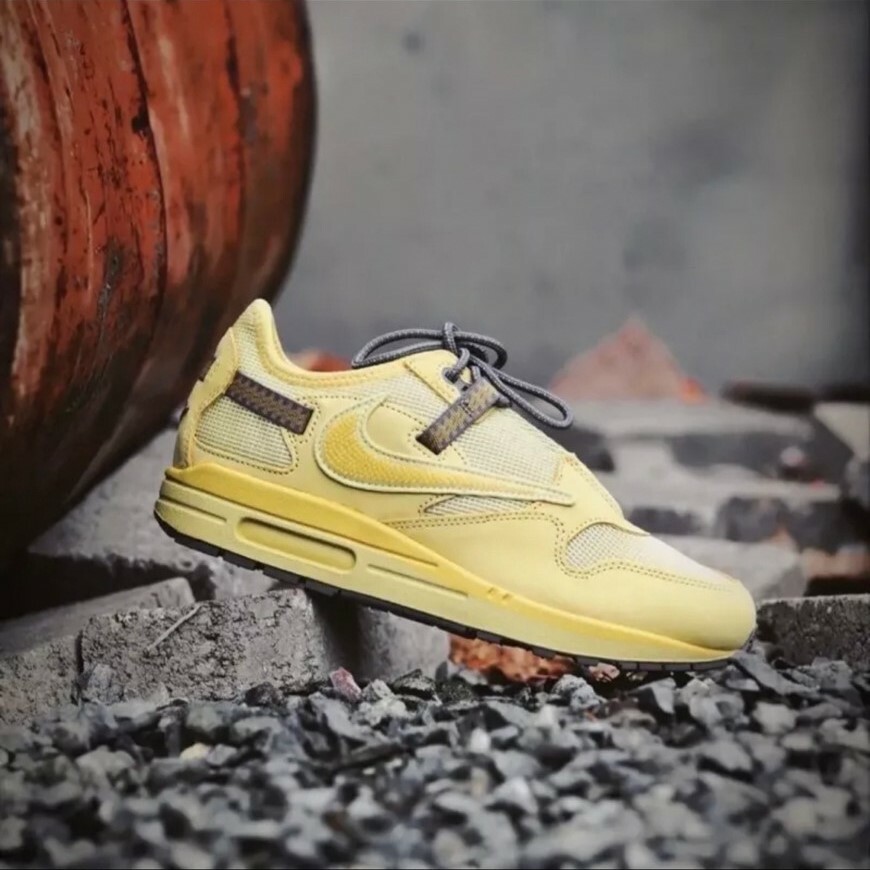 Nike Air Max 1 x Travis Scott 聯名 復古 土星金黃 倒鉤 DO9392-700
