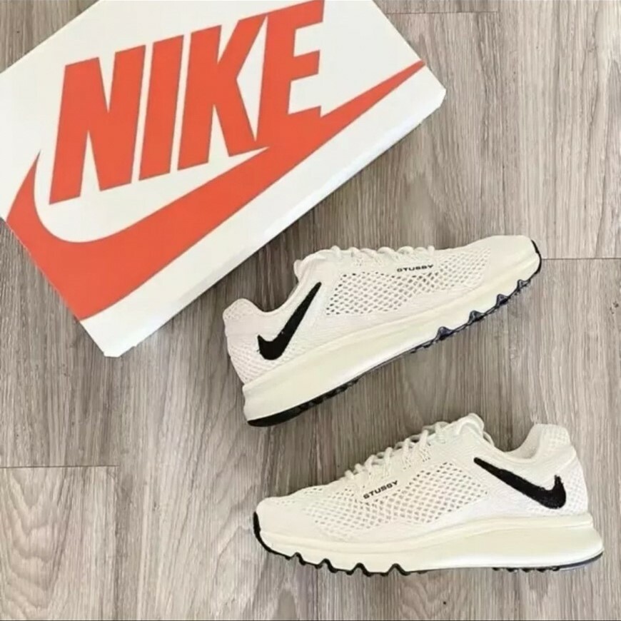 Nike Air Max 2013 x Stüssy Fossil 米白 小倒勾 沙漠色 DM6447-200