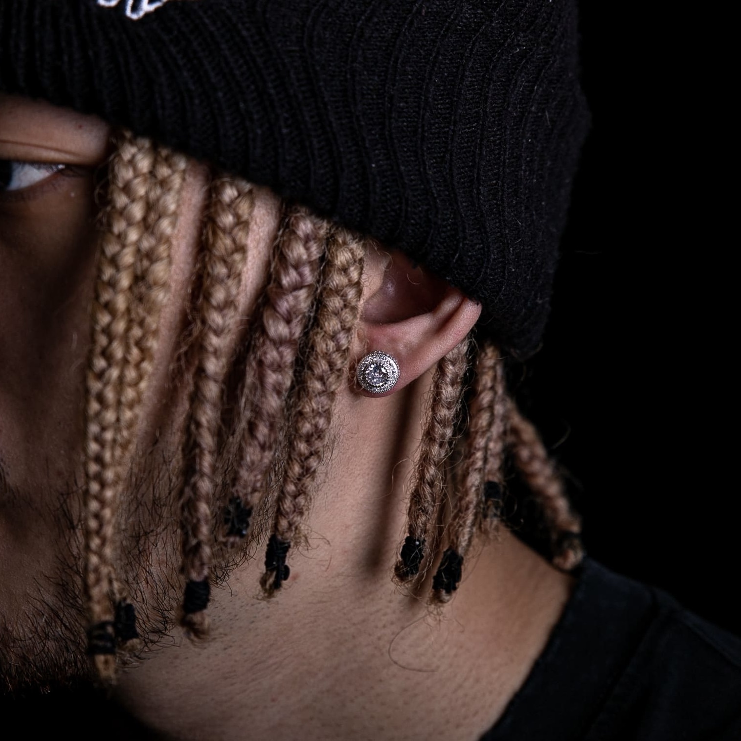 925純銀滿鑲中央寶石耳釘