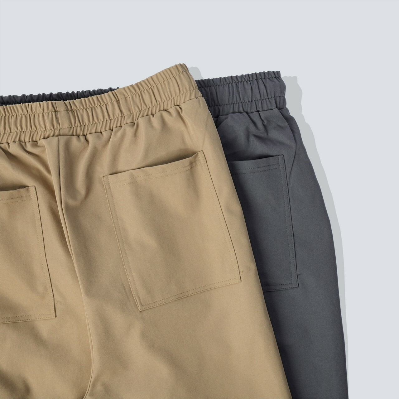 寬鬆工裝素面長褲背面細節照