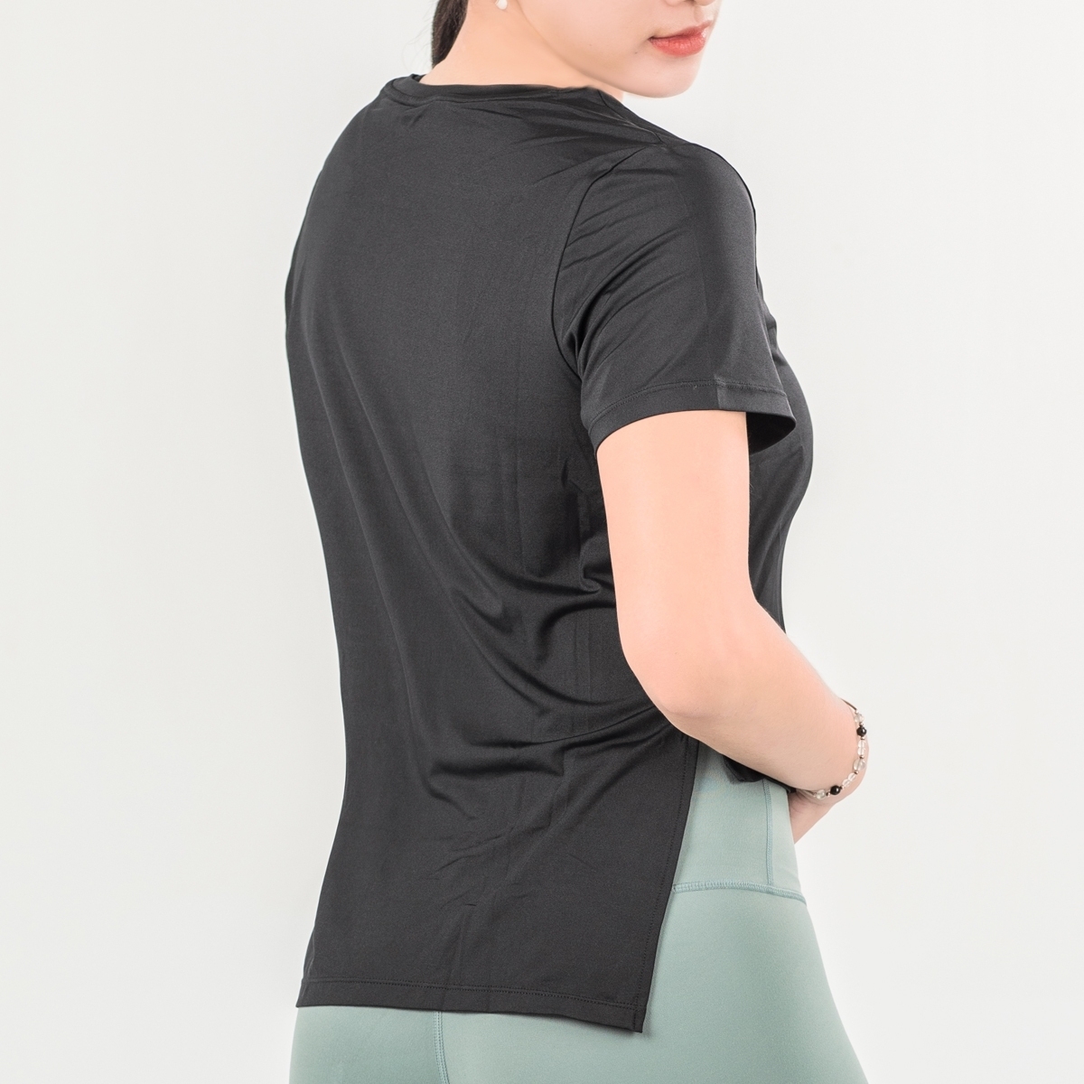 小心機顯瘦涼感罩衫 優雅黑