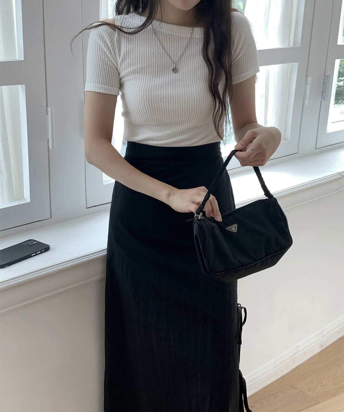 韓國Dejou授權 知性日常斜領挖肩壓紋針織上衣