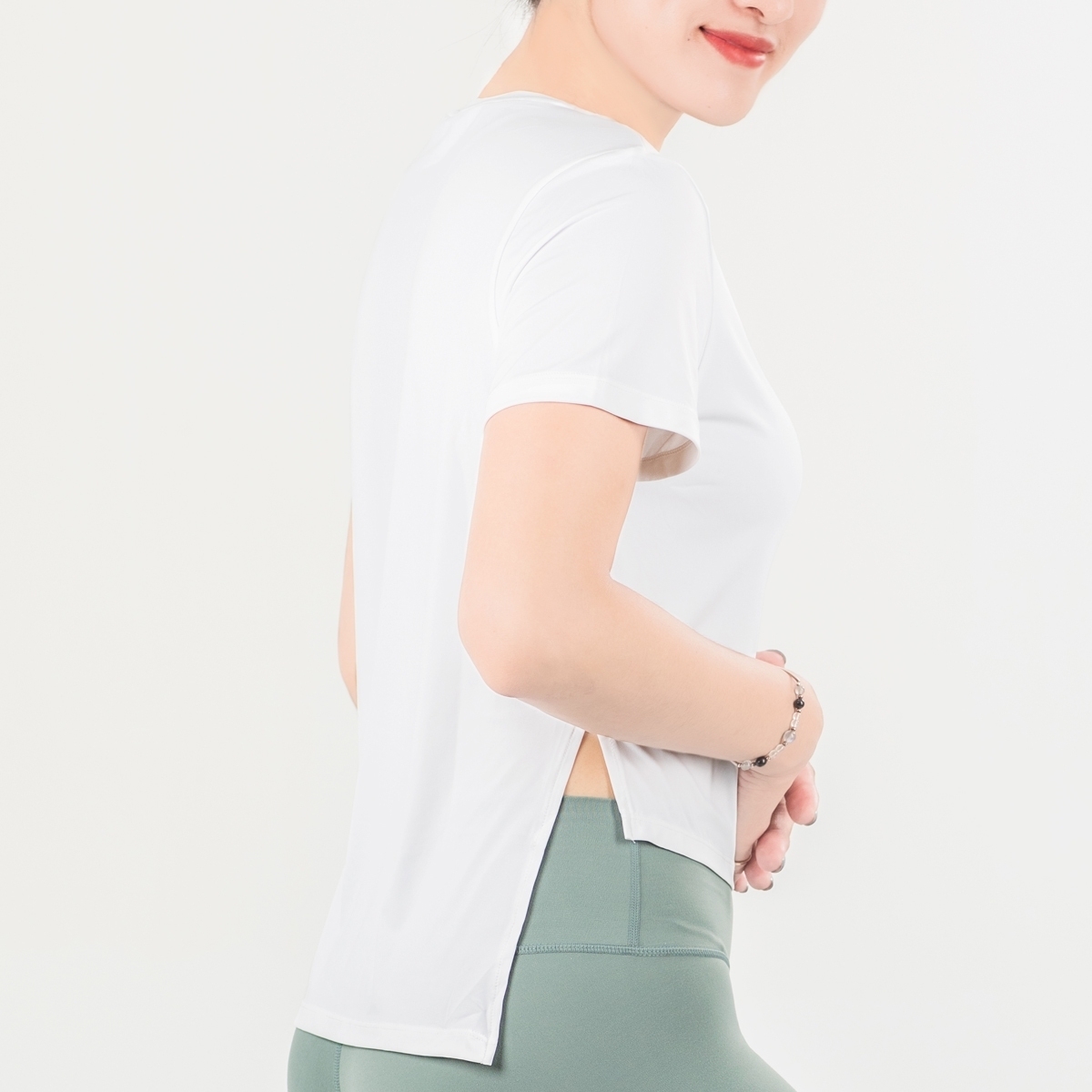 小心機顯瘦涼感罩衫 雪花白