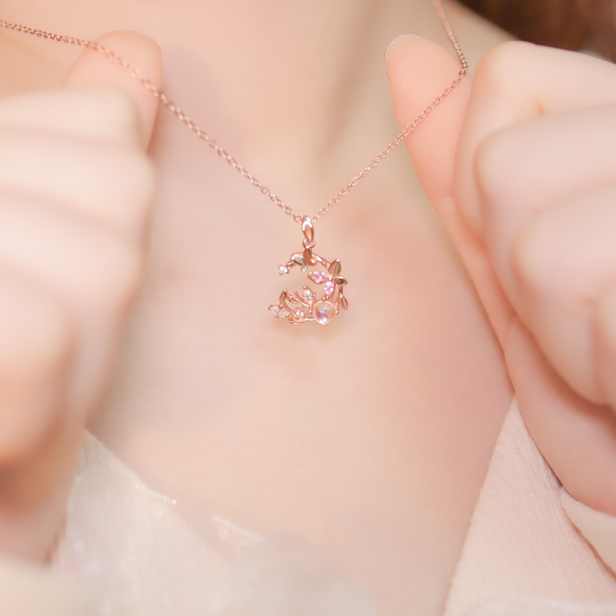 | 925 Silver・Rose Gold | Butterfly And Greenhouse Necklace | NE0717 |