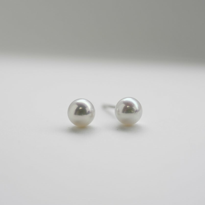 18K Single Akoya Pearl 4.5mm Earring Stud