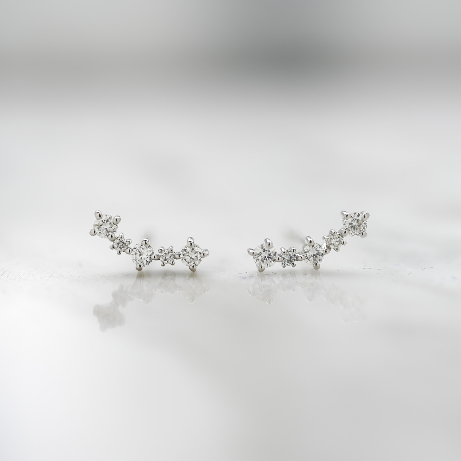 18K Bling Smile Diamond Earring