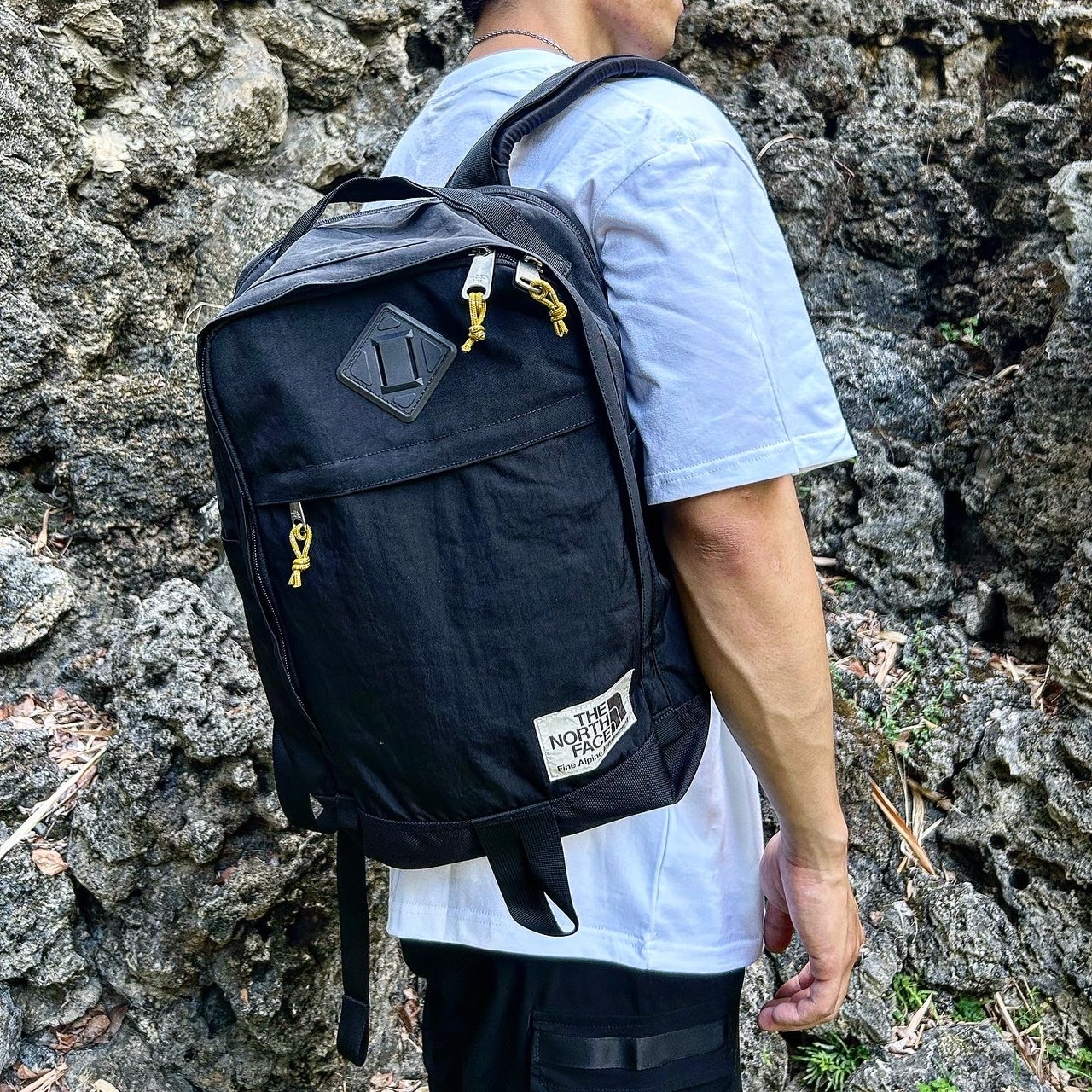 North Face BERKELEY DAYPACK 後背包 尼龍防潑水 黃色拉繩 豬鼻