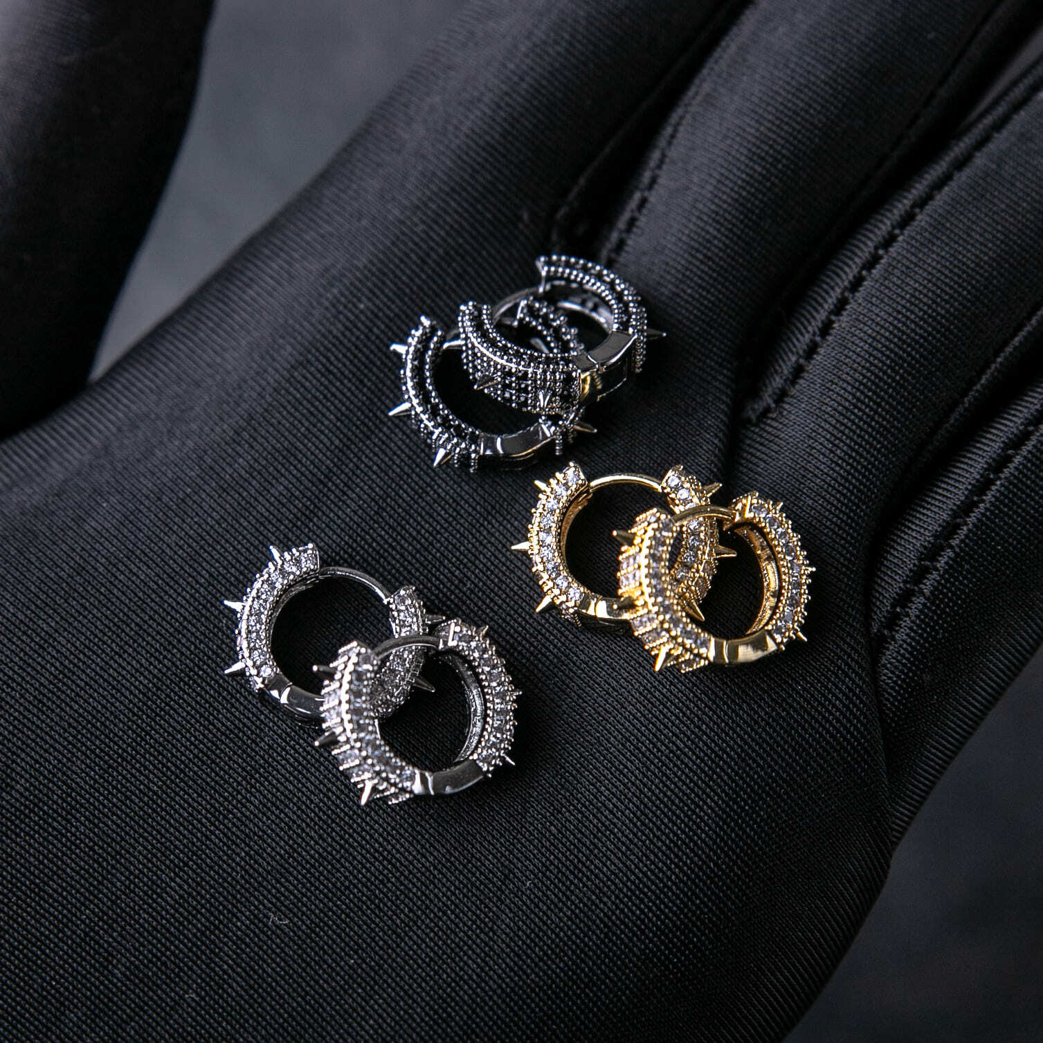 滿鑲搖滾尖刺圈式耳環