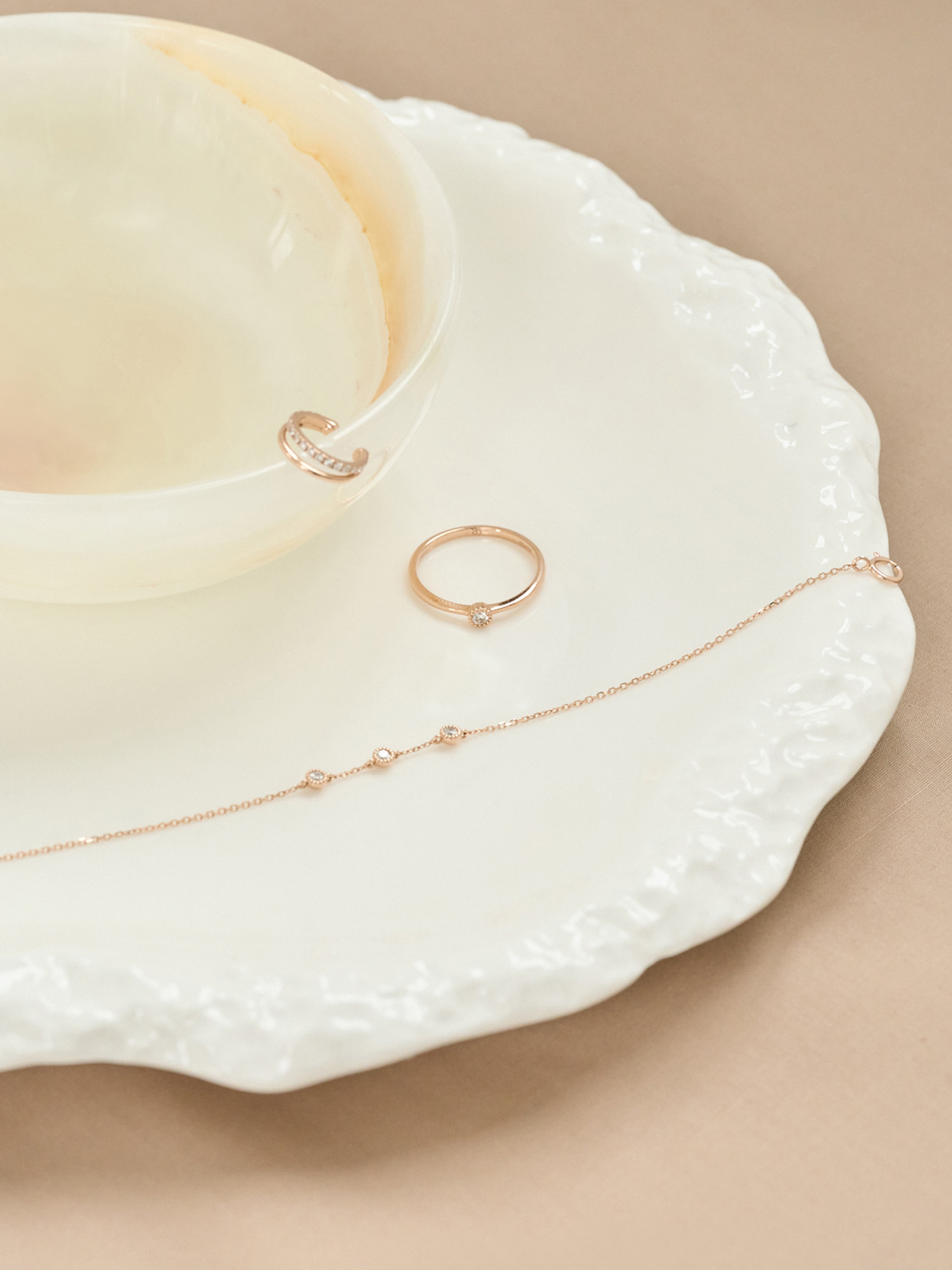 ETHEREAL 18K鑽石純粹戒指