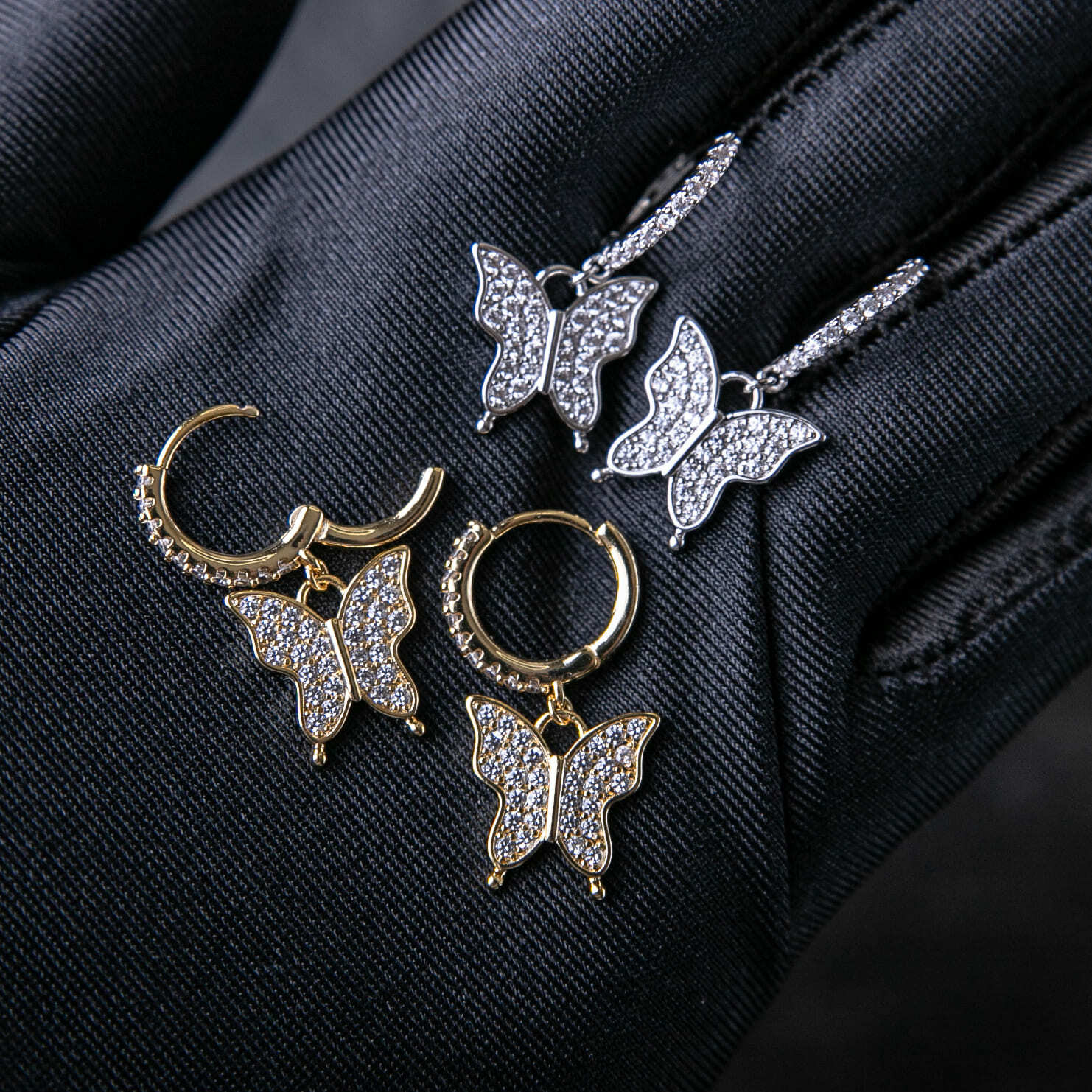 滿鑲蝴蝶掛墜式耳環