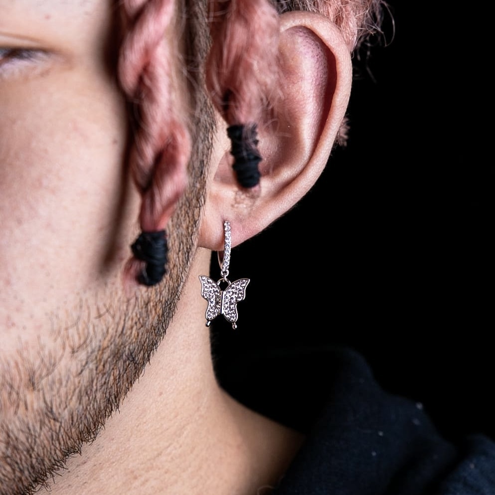 滿鑲蝴蝶掛墜式耳環