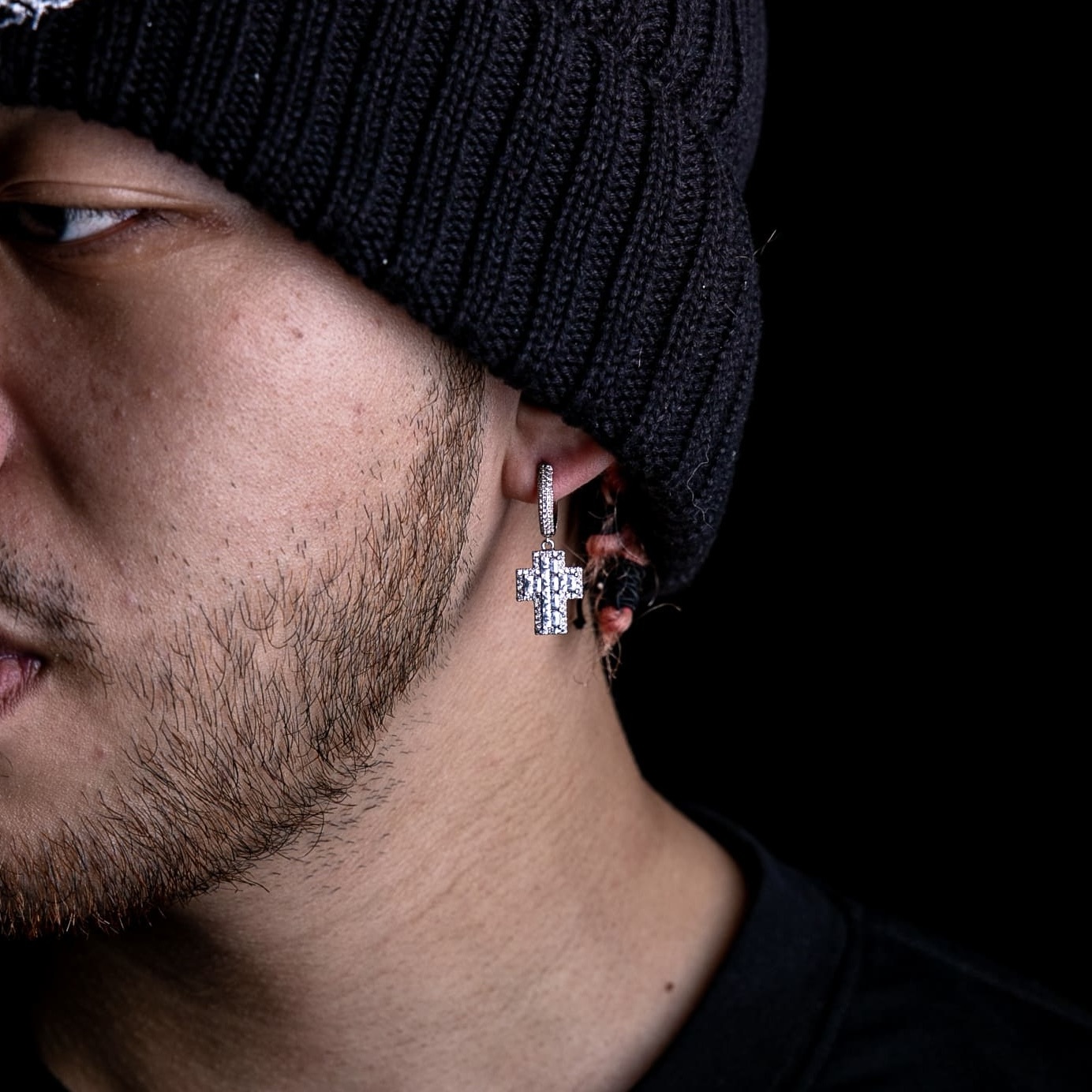 公主切混鑲十字架掛墜式耳環