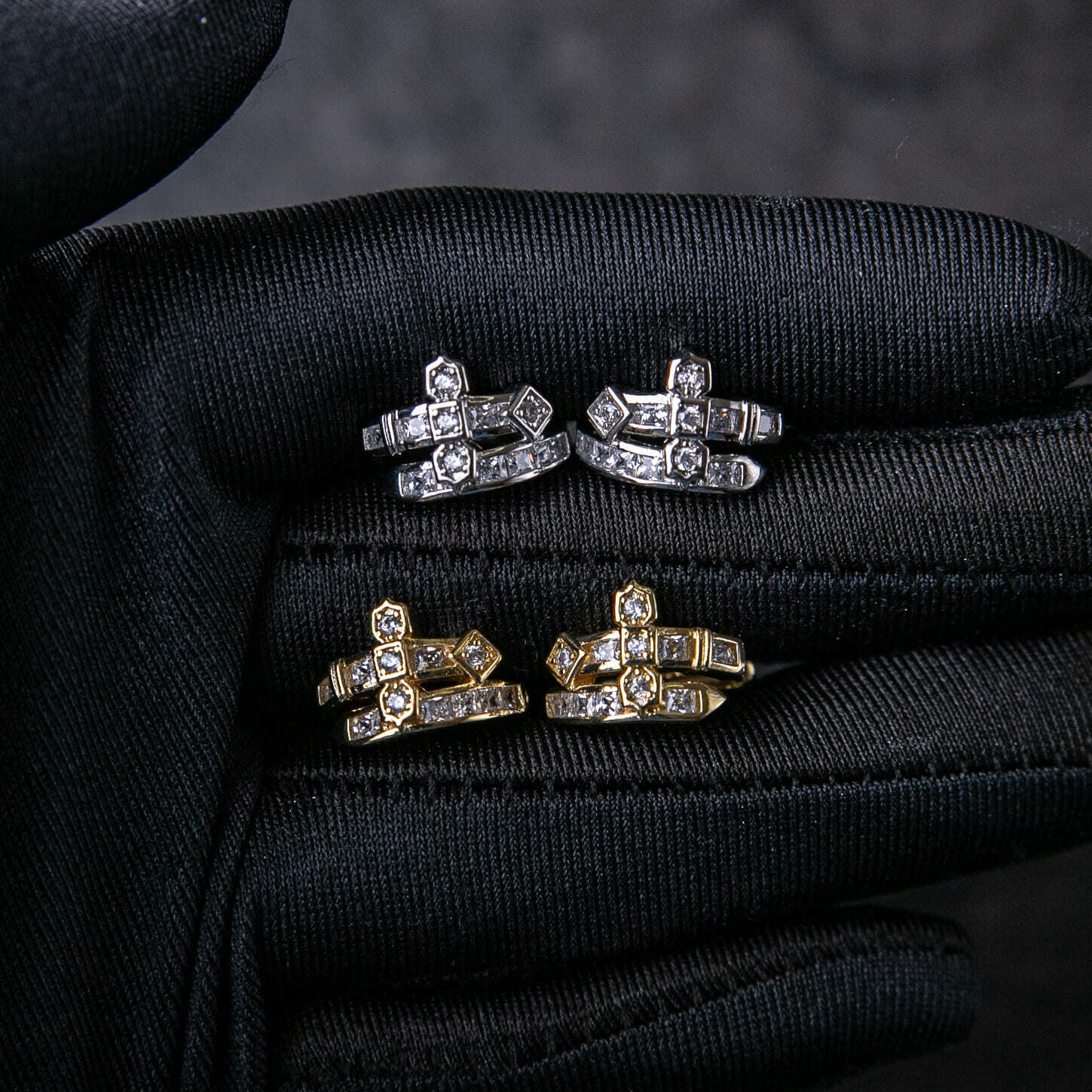 滿鑲寶劍圈式耳環