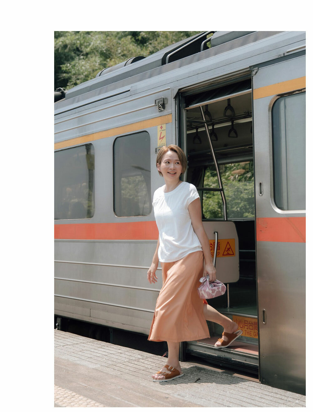 悄悄話柔軟圓領短袖上衣-池上白