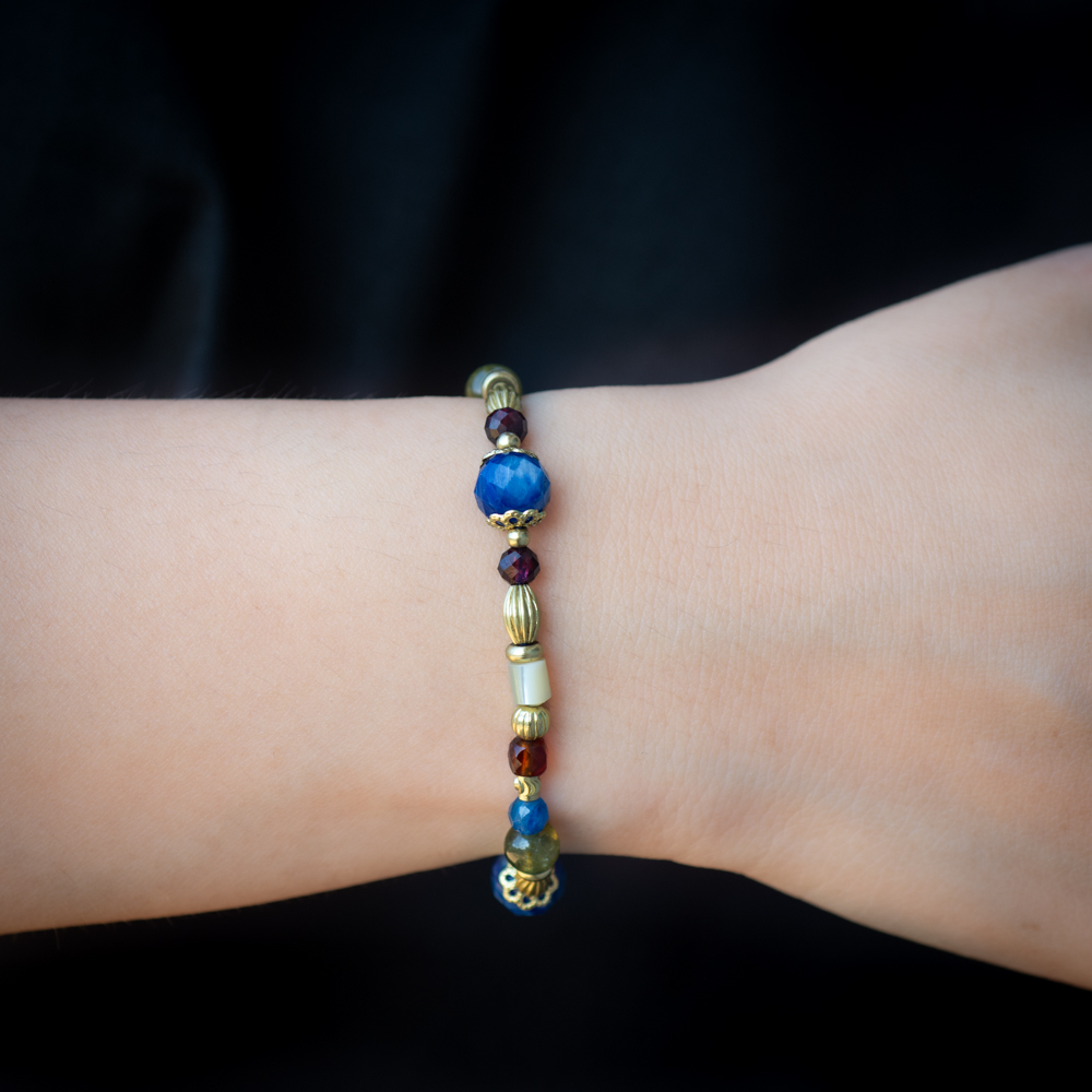 天使捎來的信息｜藍晶橙石榴珠貝手鍊 C1400