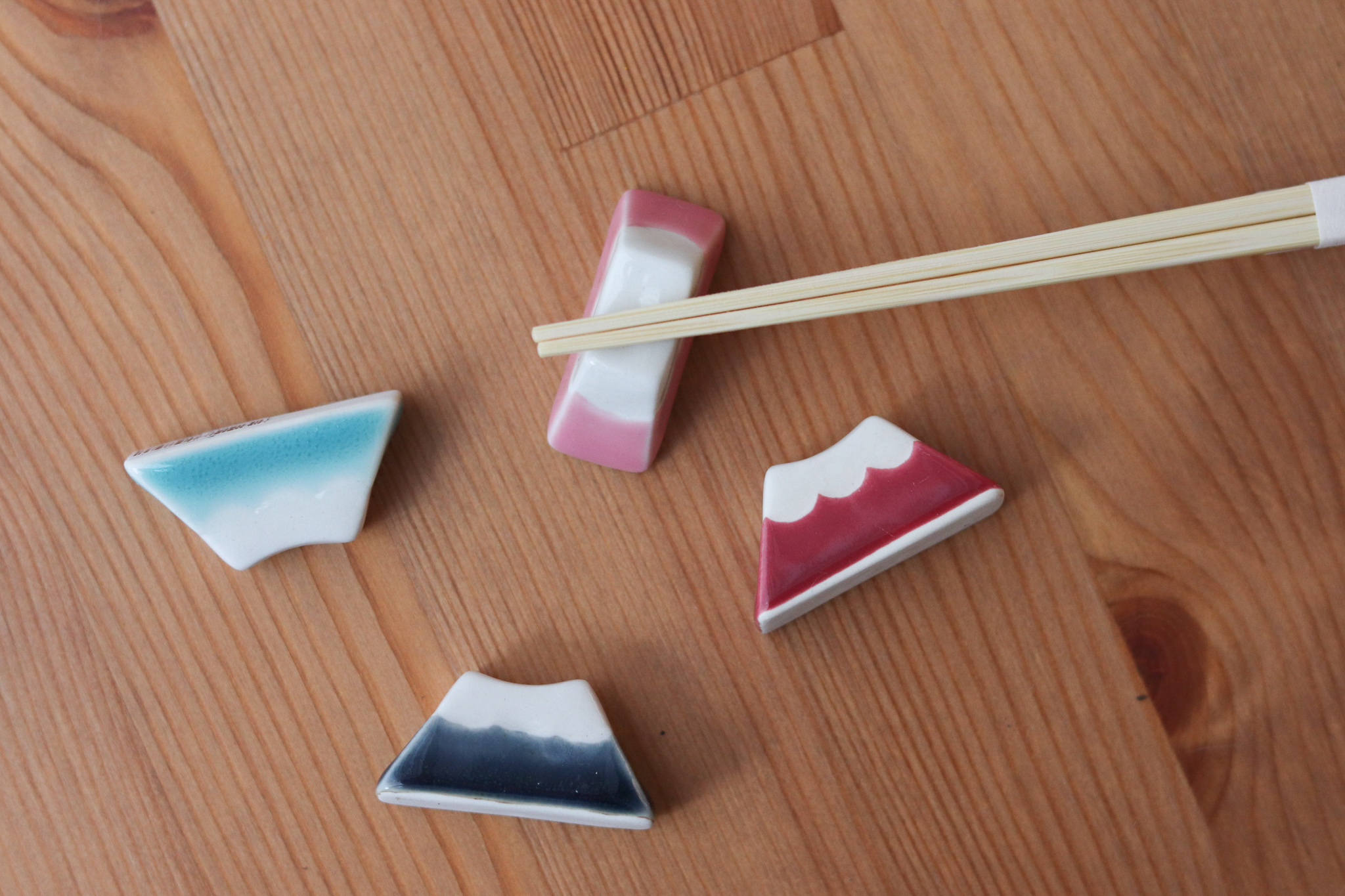 日本 波佐見燒 瑞幸窯 富士山 筷架