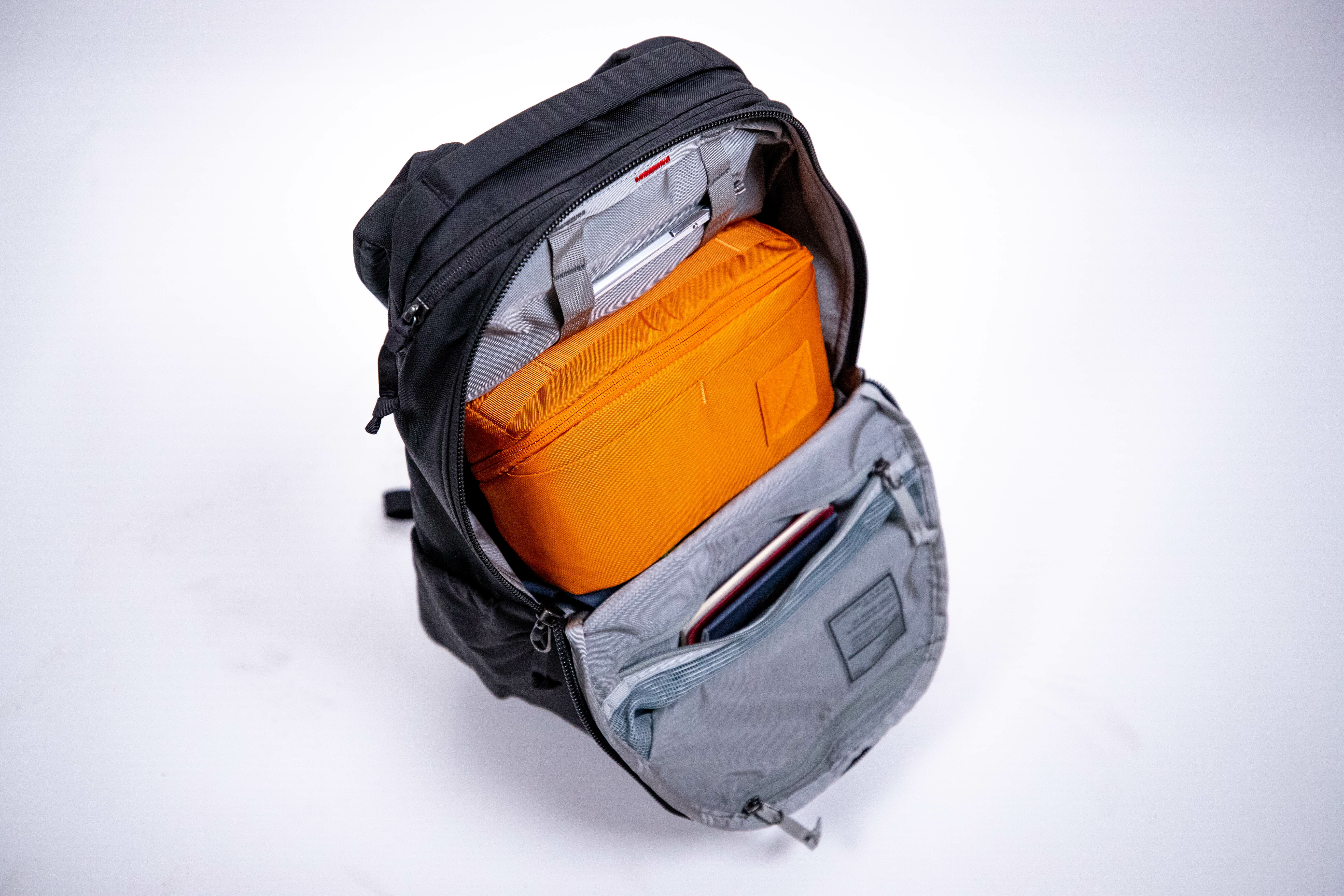 CIVIC HALF ZIP V2 寬口後背包