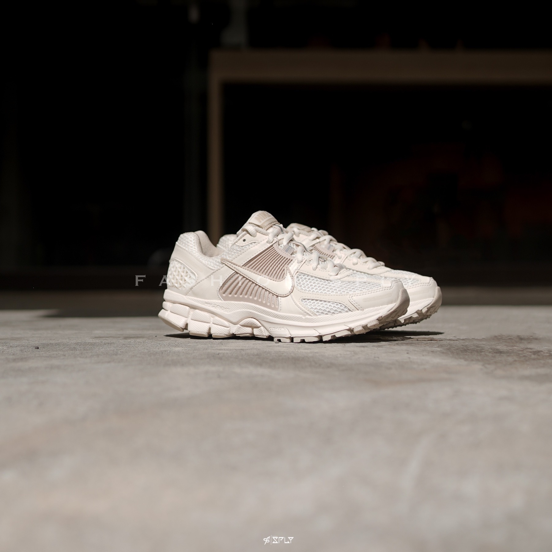 Nike Air Zoom Vomero 5 杏仁奶茶 FQ6868-111